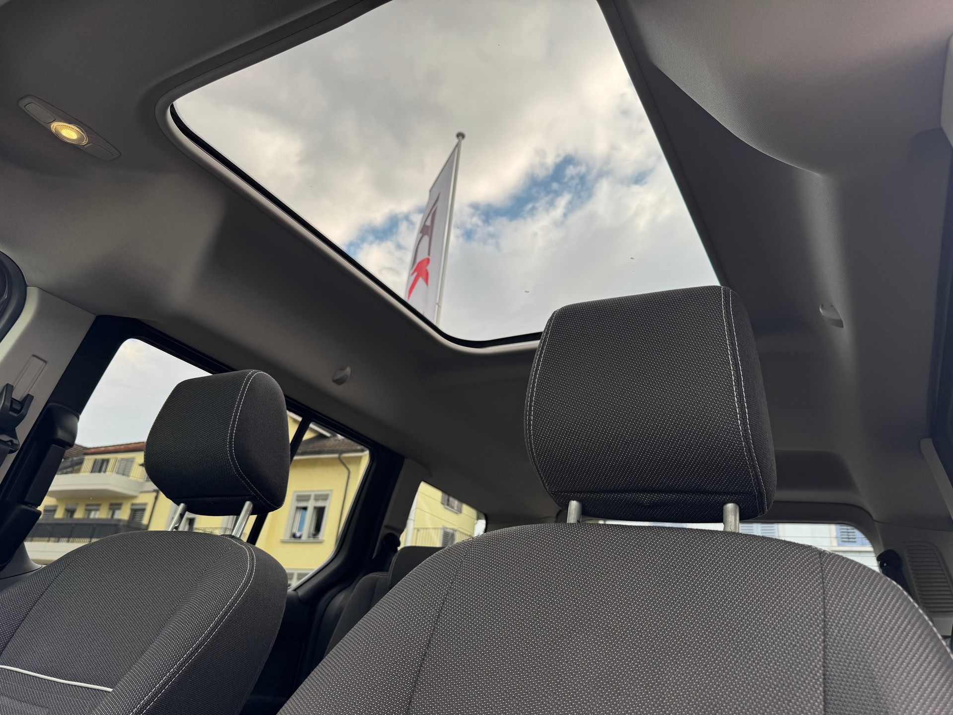 FORD Grand Tourneo Connect 1.5 TDCi Titanium Powershift-image-13