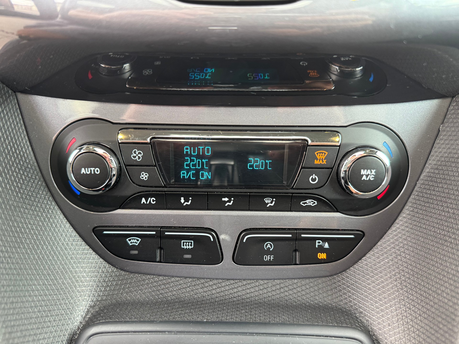 FORD Grand Tourneo Connect 1.5 TDCi Titanium Powershift-image-14