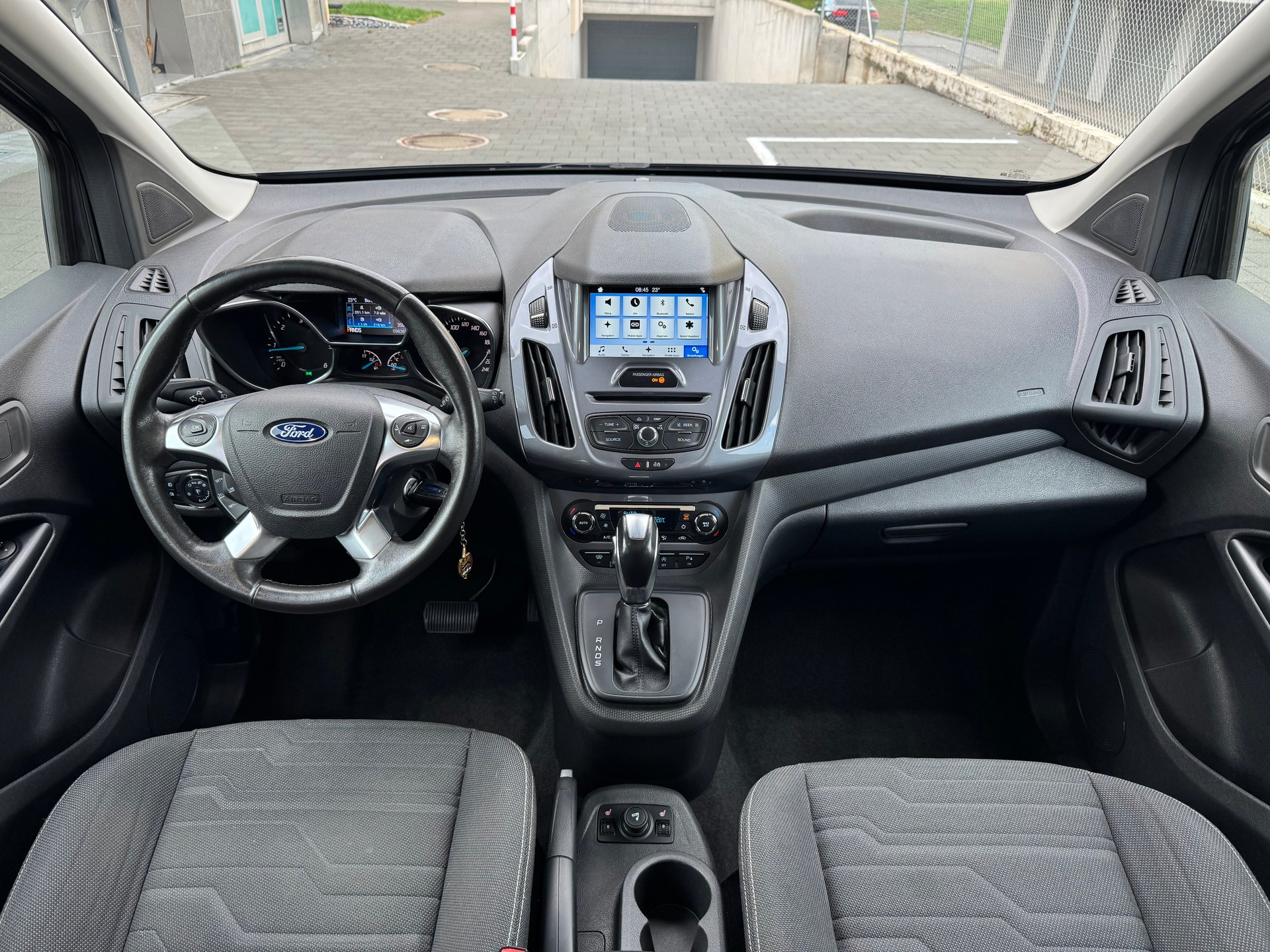 FORD Grand Tourneo Connect 1.5 TDCi Titanium Powershift-image-9