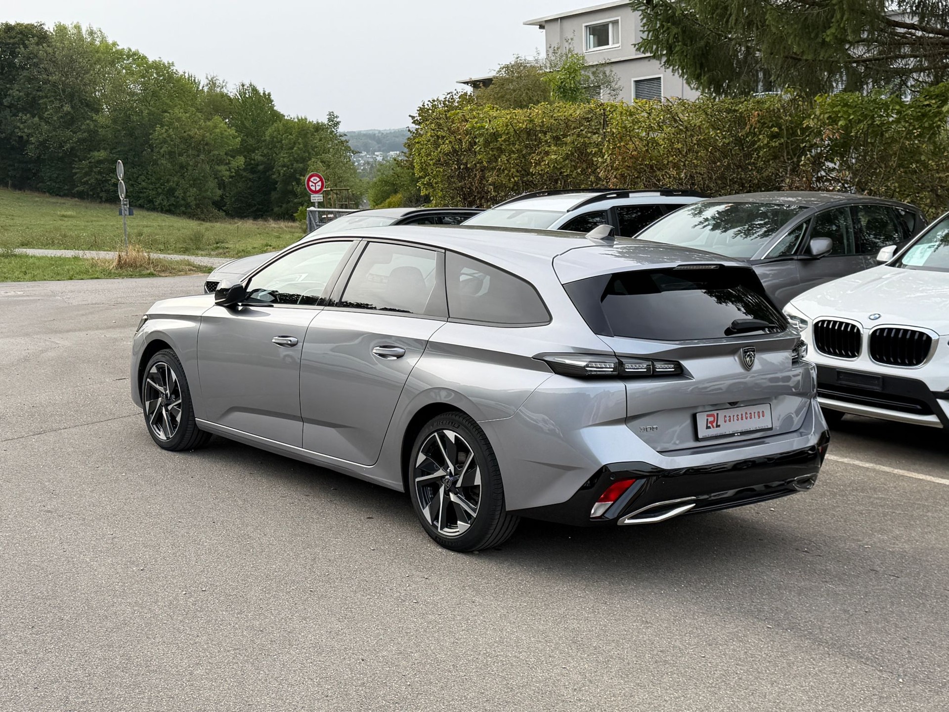 PEUGEOT 308 SW 1.5 BlueHDI Allure Pack EAT8-image-4
