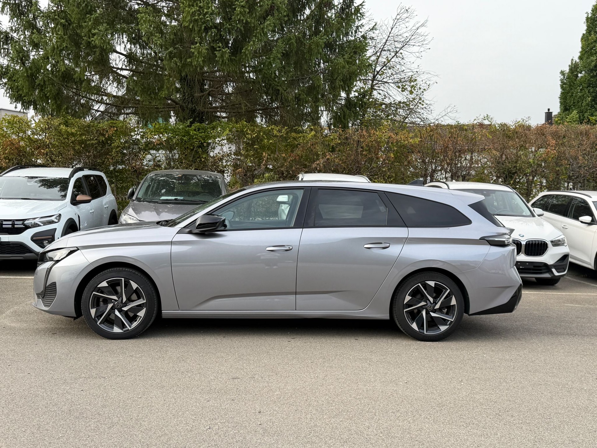 PEUGEOT 308 SW 1.5 BlueHDI Allure Pack EAT8-image-3