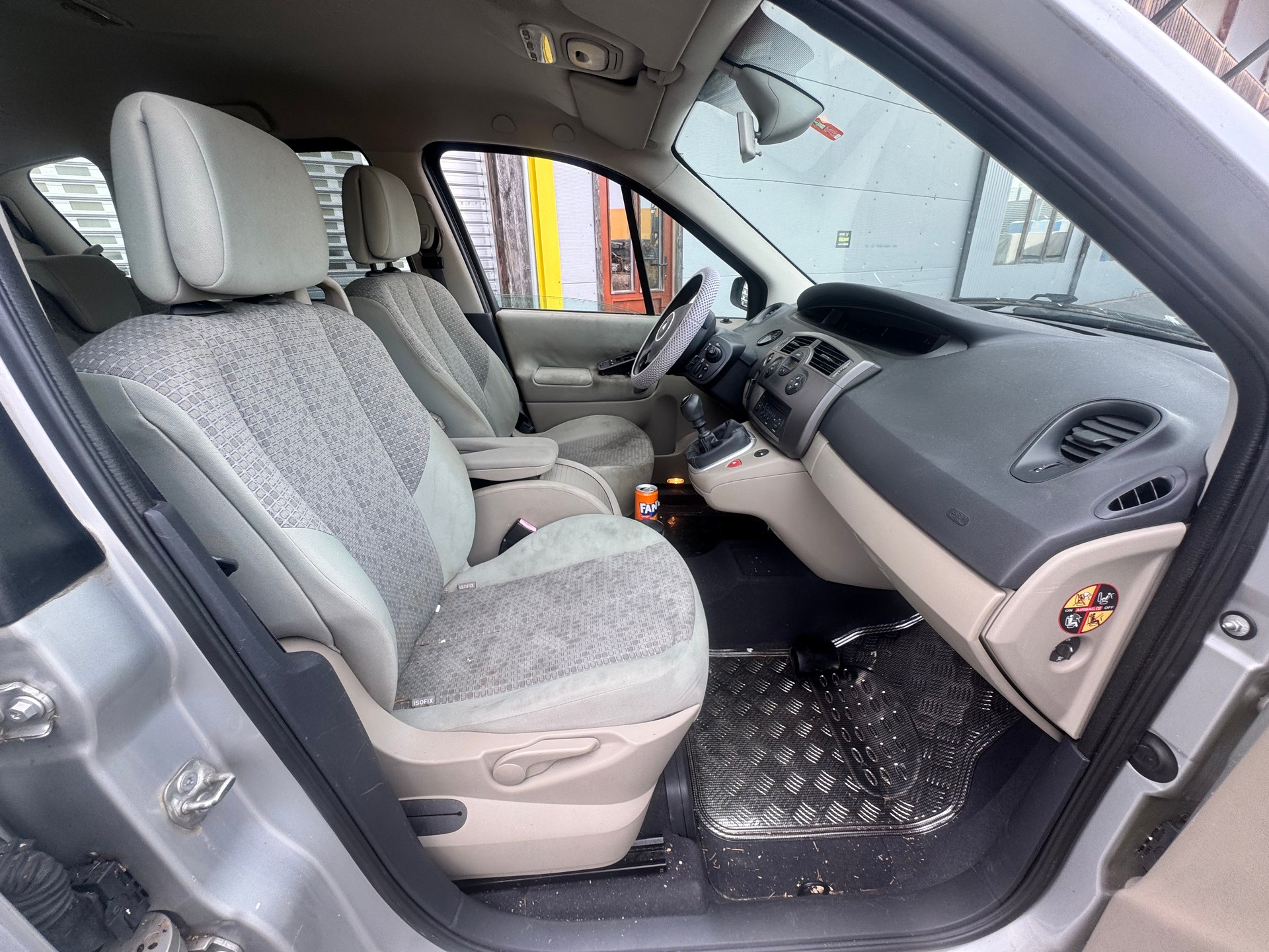 RENAULT Scénic 2.0 16V Dynamique-image-9