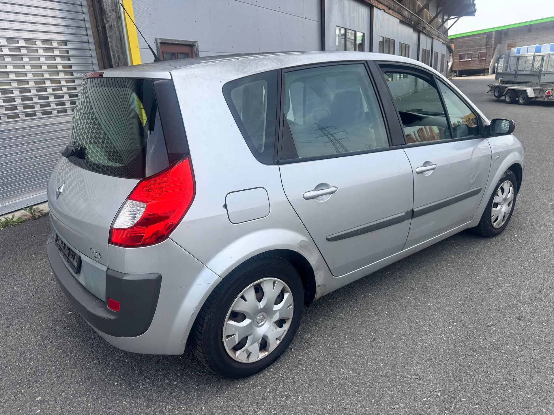 RENAULT Scénic 2.0 16V Dynamique-image-4