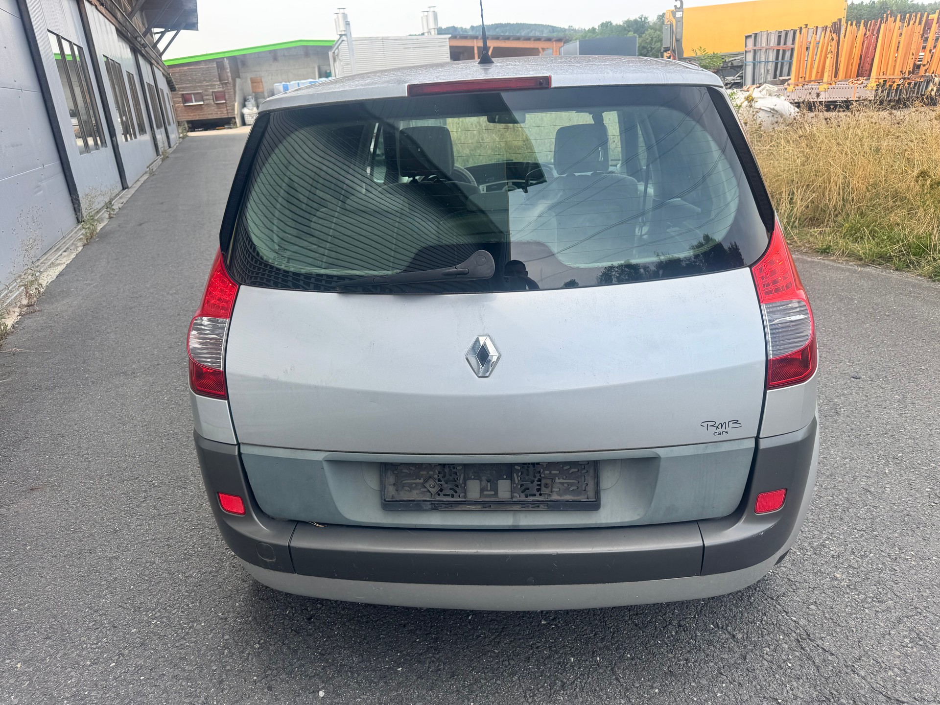 RENAULT Scénic 2.0 16V Dynamique-image-3