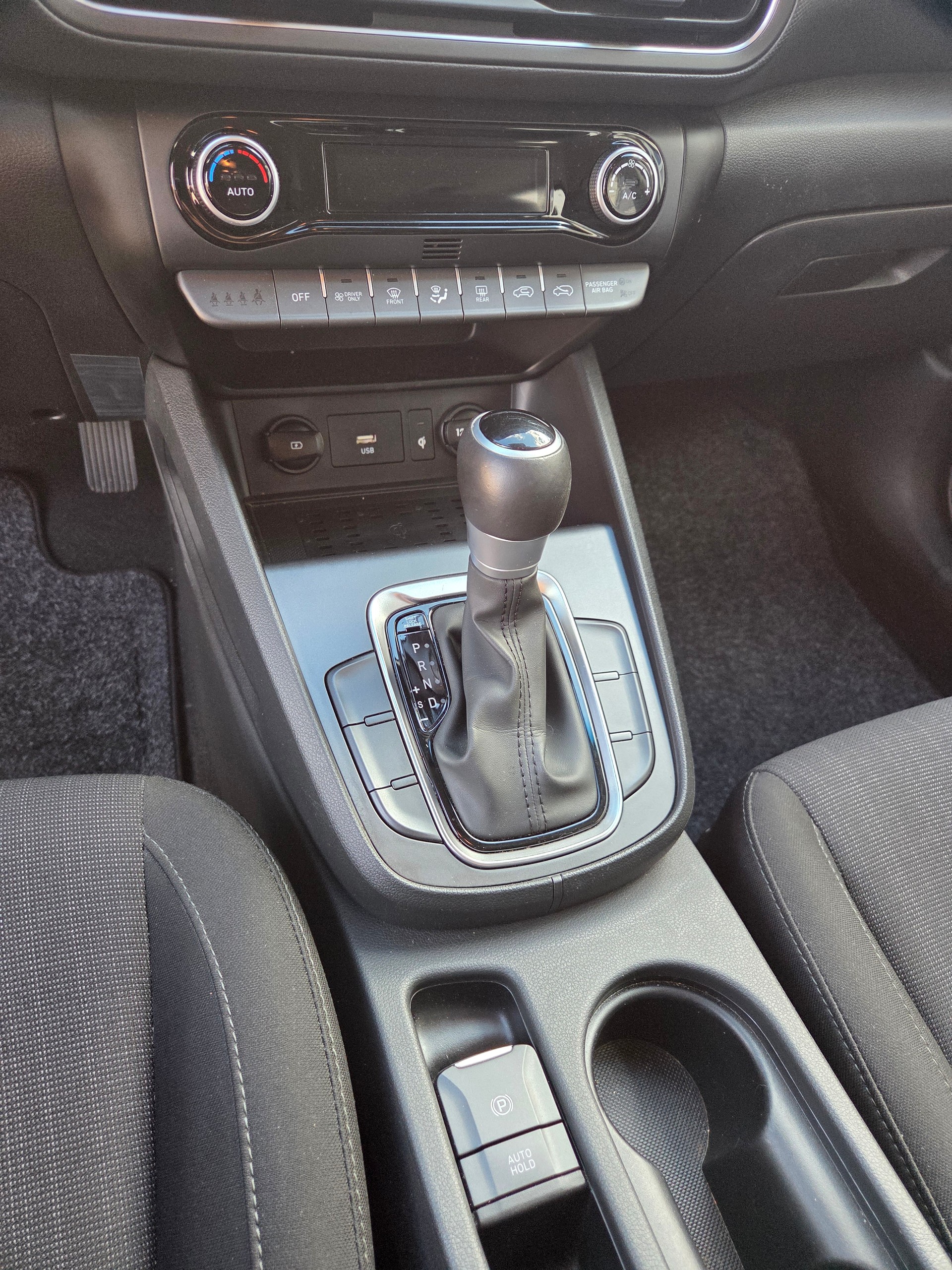HYUNDAI Kona 1.6 GDi HEV Origo DCT-image-8