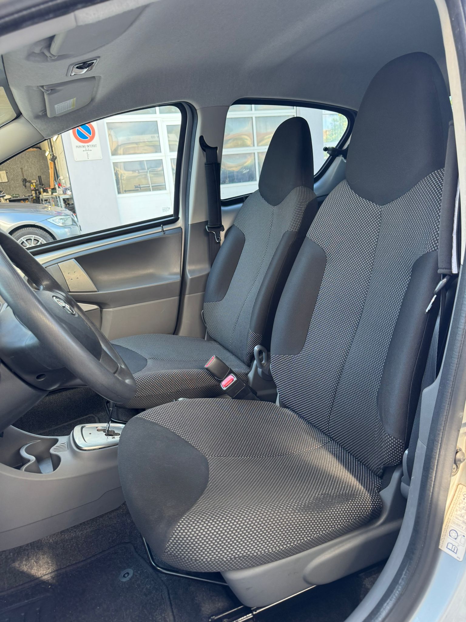 TOYOTA Aygo 1.0 Linea Luna Cool Multimode-image-9