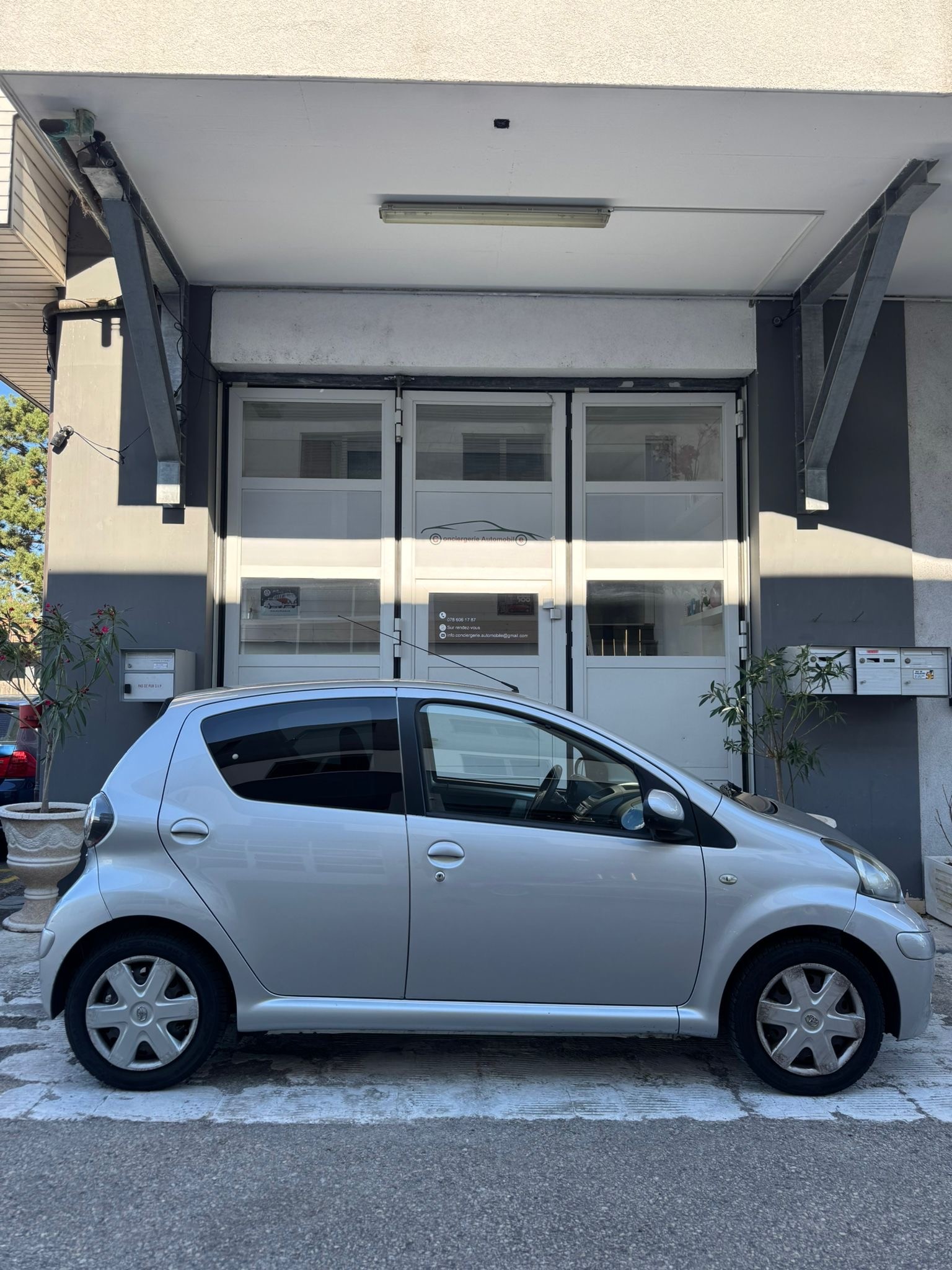 TOYOTA Aygo 1.0 Linea Luna Cool Multimode-image-1