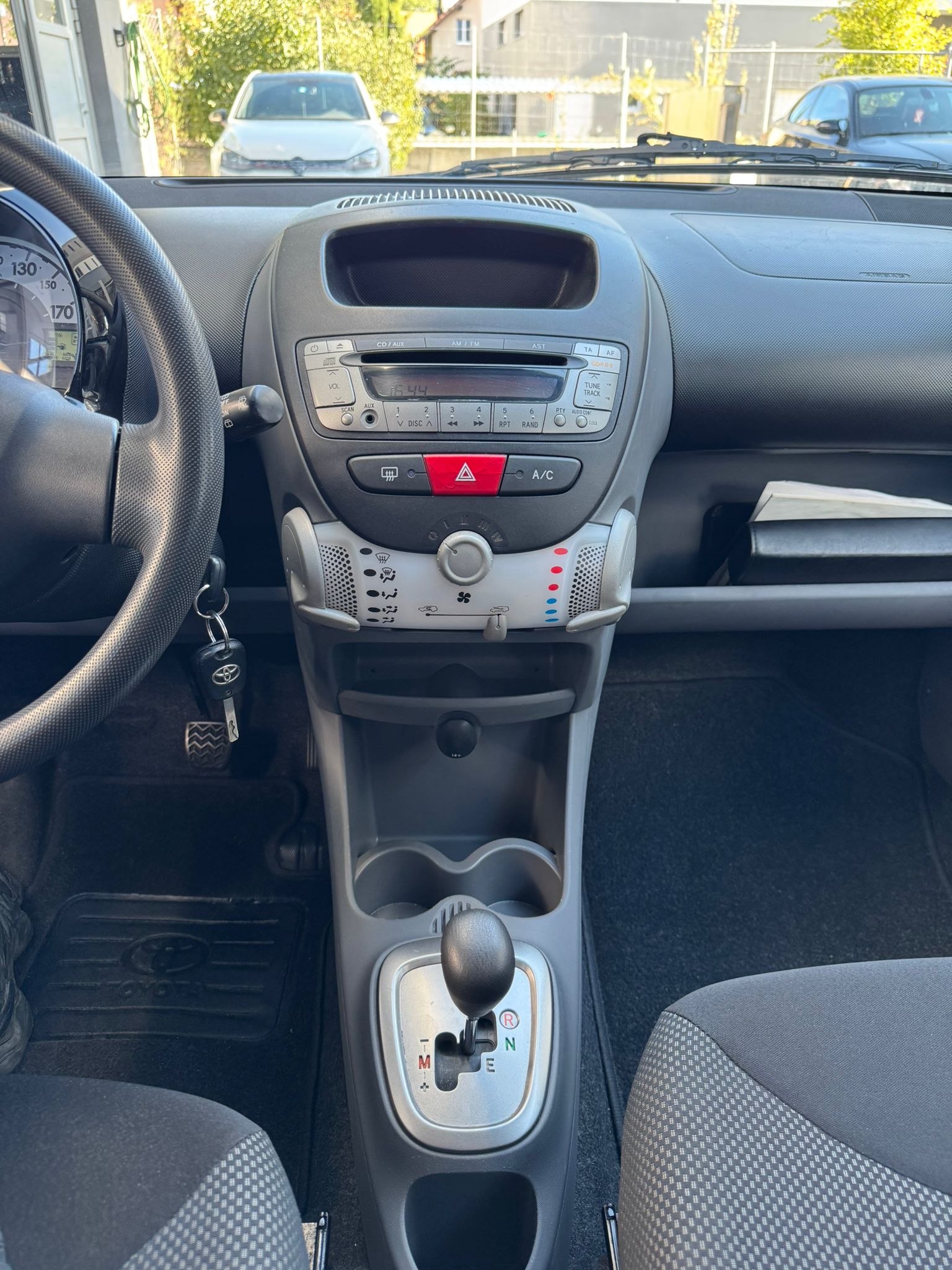 TOYOTA Aygo 1.0 Linea Luna Cool Multimode-image-16