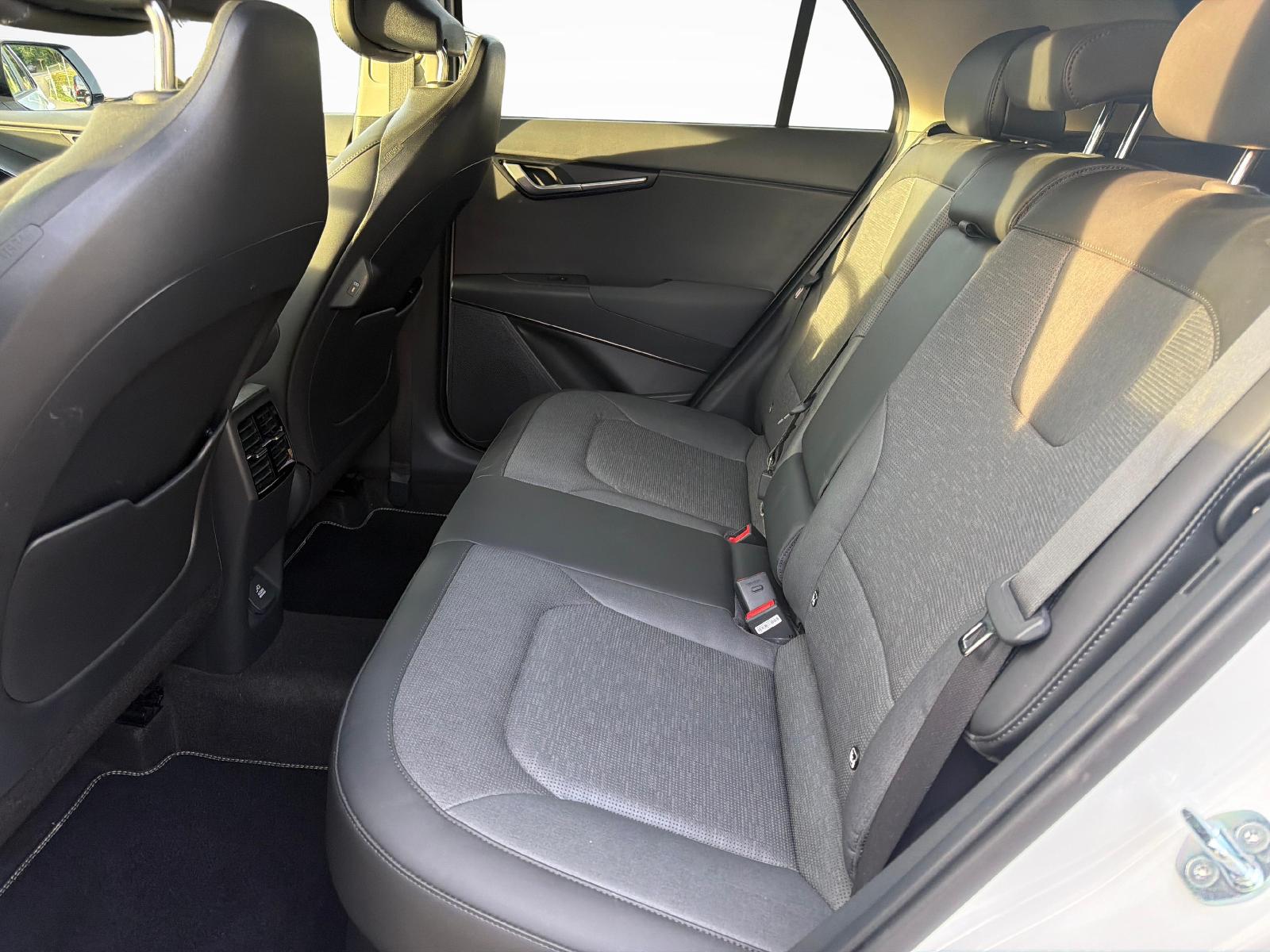 KIA Niro 1.6 GDi Hybrid Style-image-10