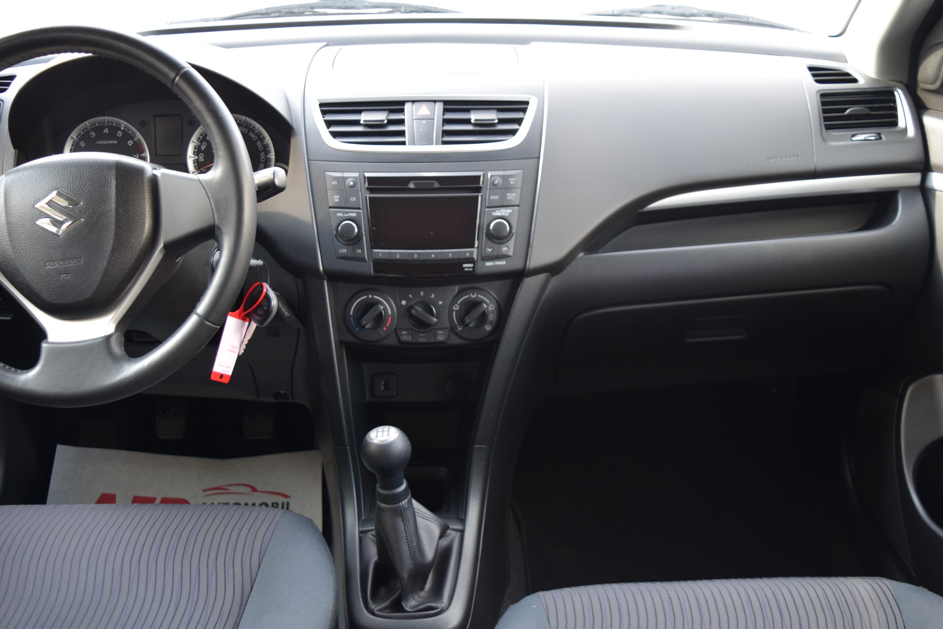 SUZUKI Swift 1.2i 16V GL 4x4-image-12
