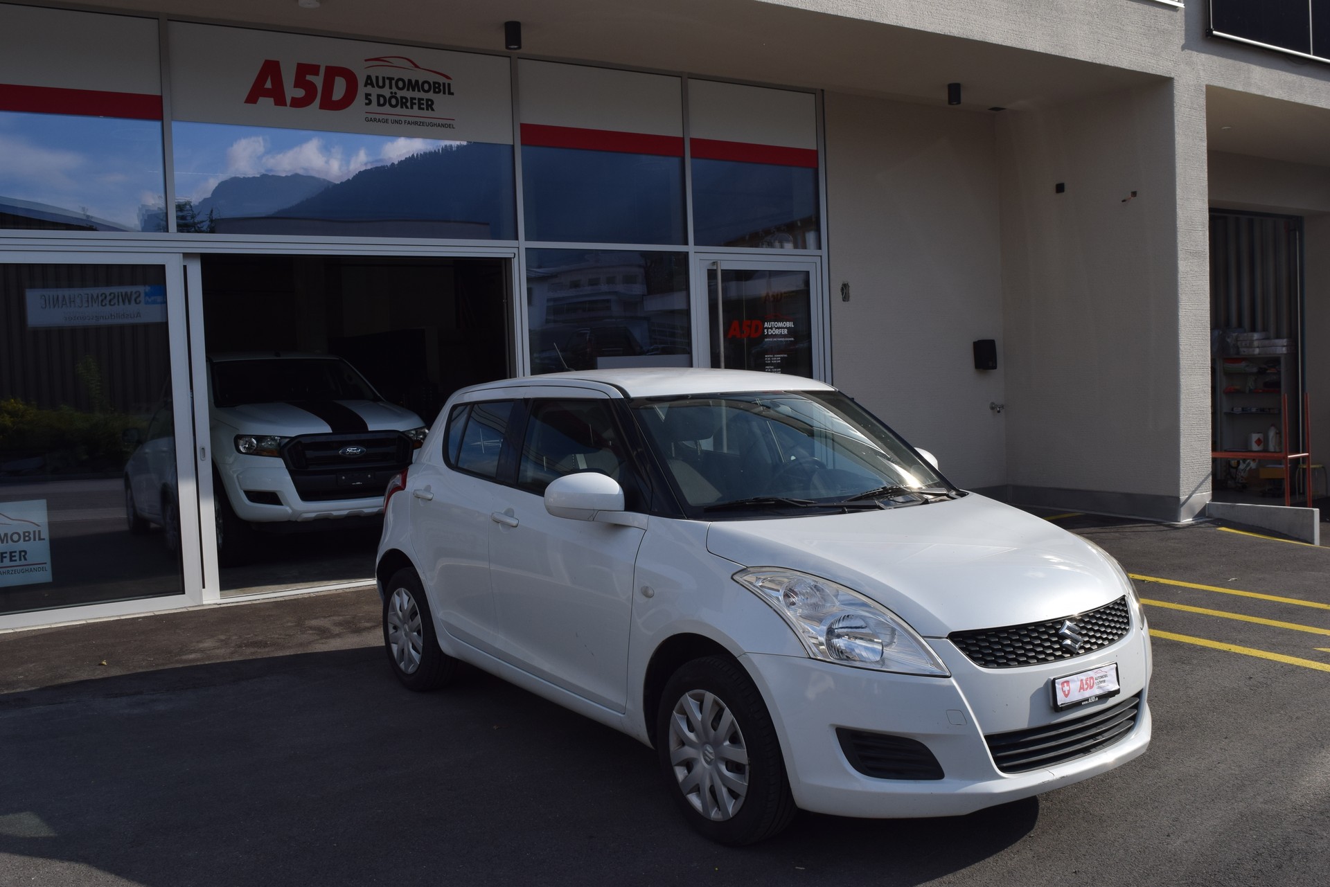SUZUKI Swift 1.2i 16V GL 4x4-showroom-element-2