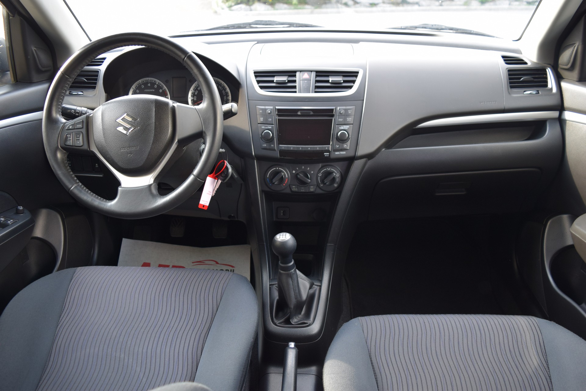 SUZUKI Swift 1.2i 16V GL 4x4-image-11