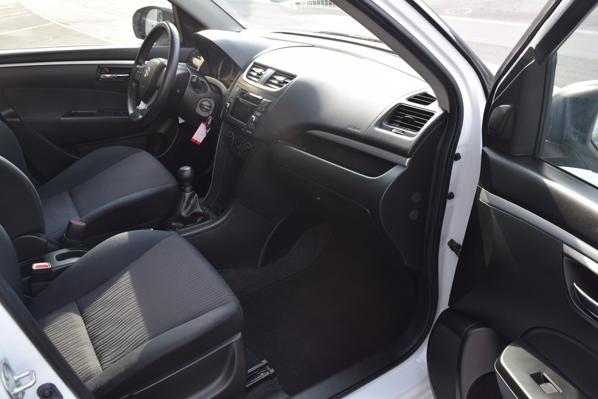 SUZUKI Swift 1.2i 16V GL 4x4-image-9