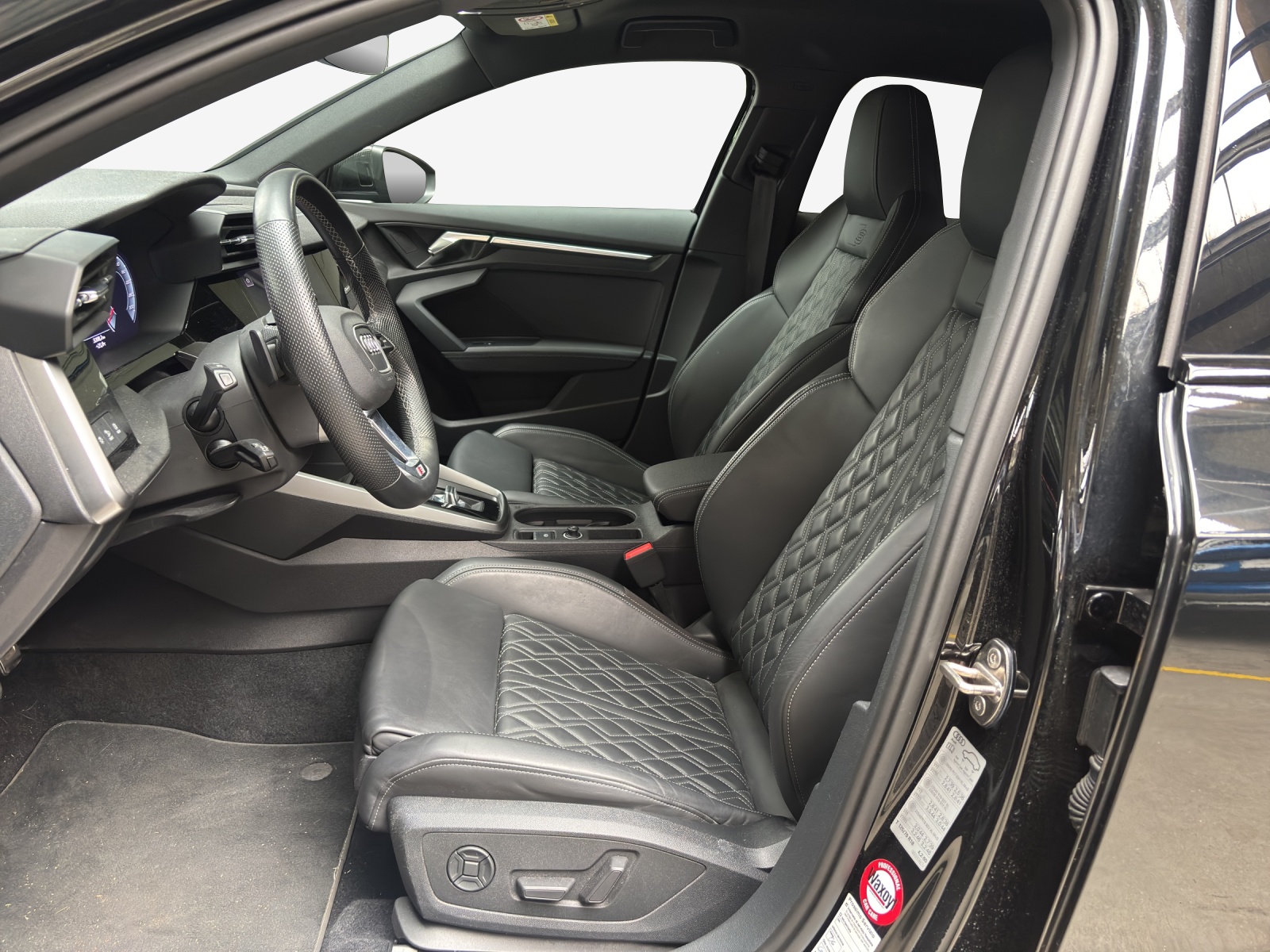 AUDI S3 Sportback 2.0 TFSI quattro S-tronic-image-7