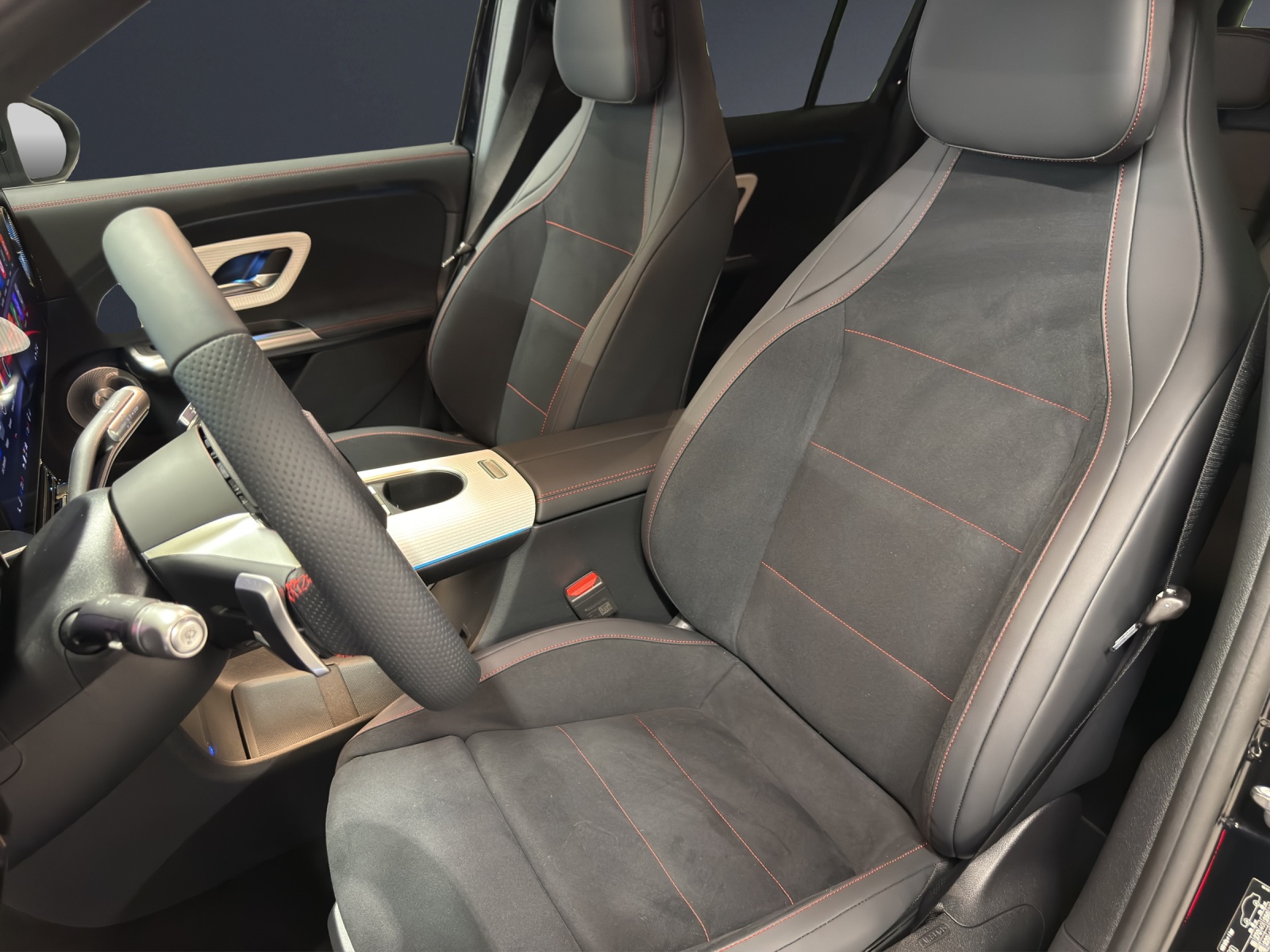 MERCEDES-BENZ GLB 350 85kWh EQ 4 Matic-image-11