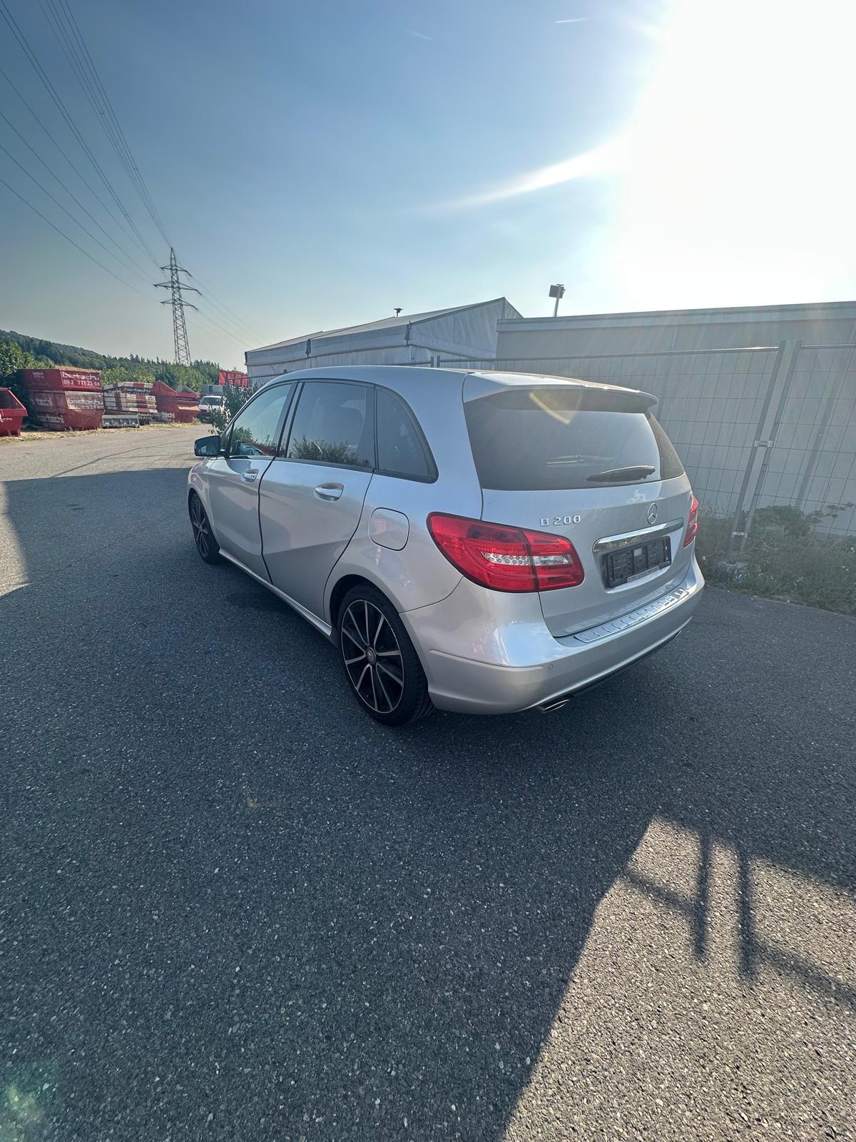 MERCEDES-BENZ B 200 CDI 7G-DCT-image-5