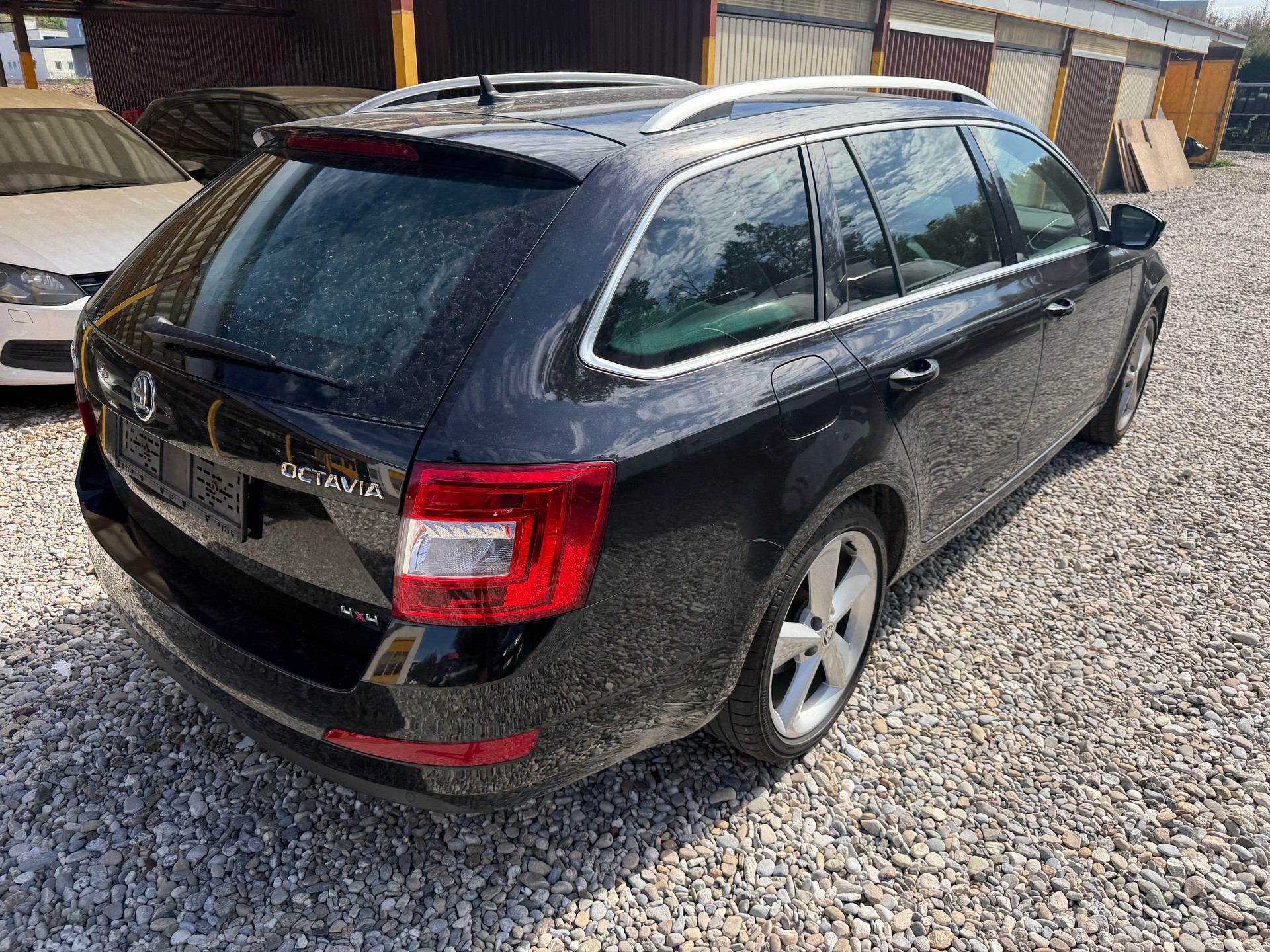 SKODA Octavia Combi 2.0 TDI Swiss Edition 4x4 DSG-image-2