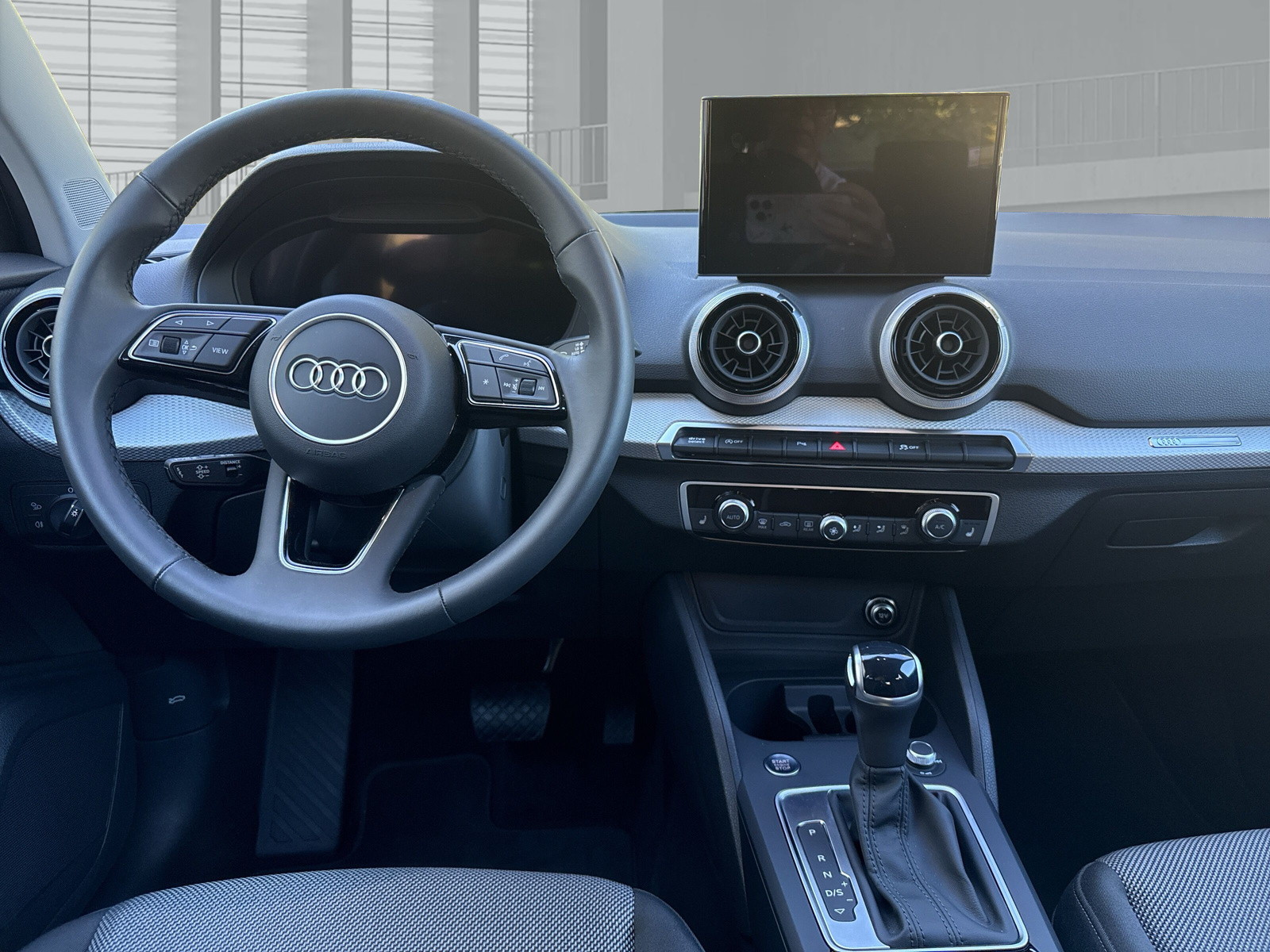 AUDI Q2 35 TFSI S line S-tronic-image-8
