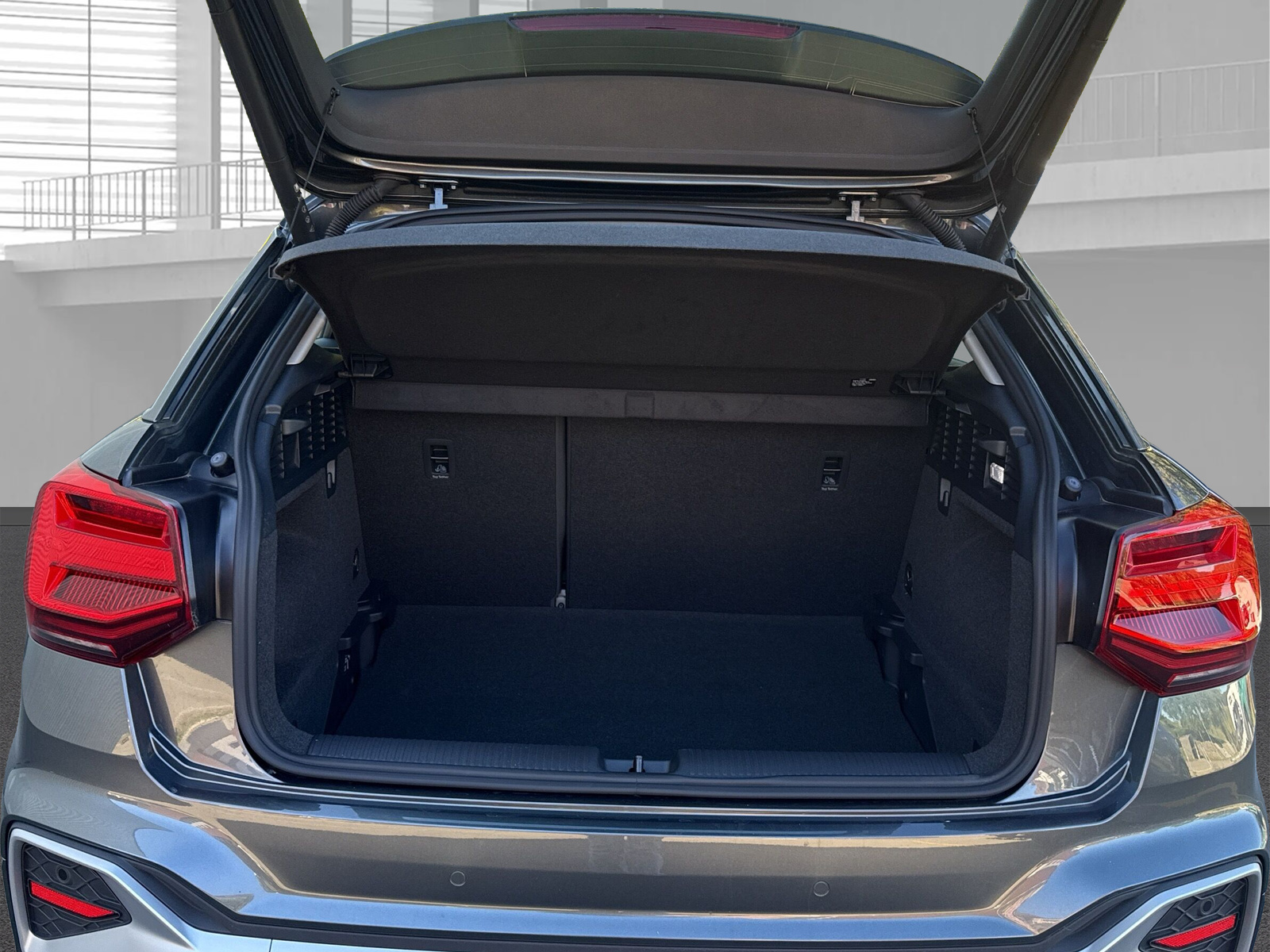 AUDI Q2 35 TFSI S line S-tronic-image-15