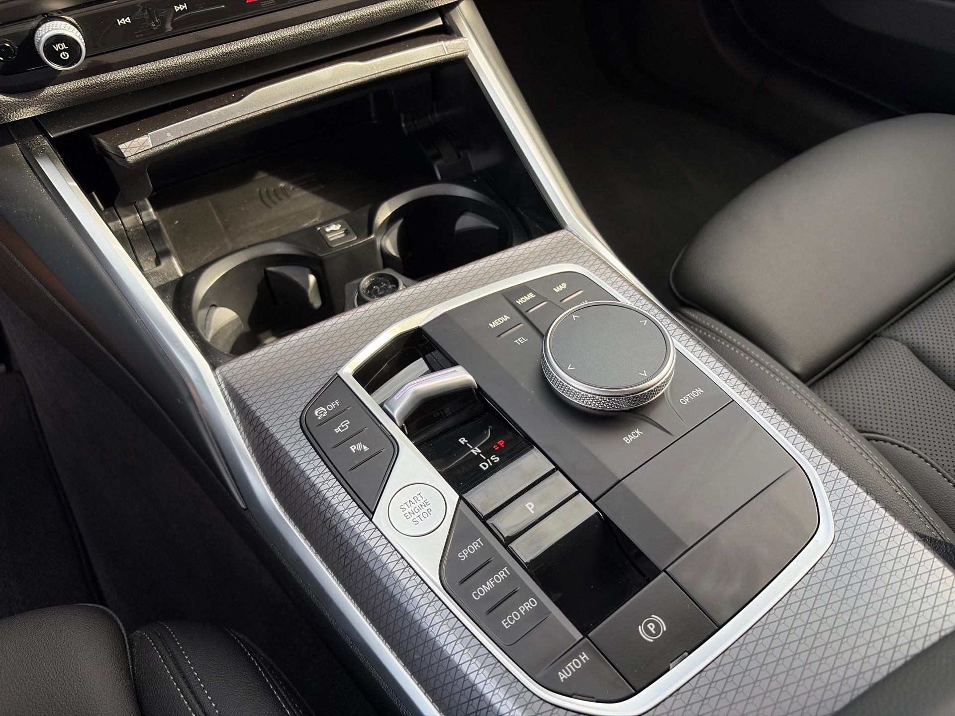 BMW 320d xDrive SAG Touring M-Sport-image-16