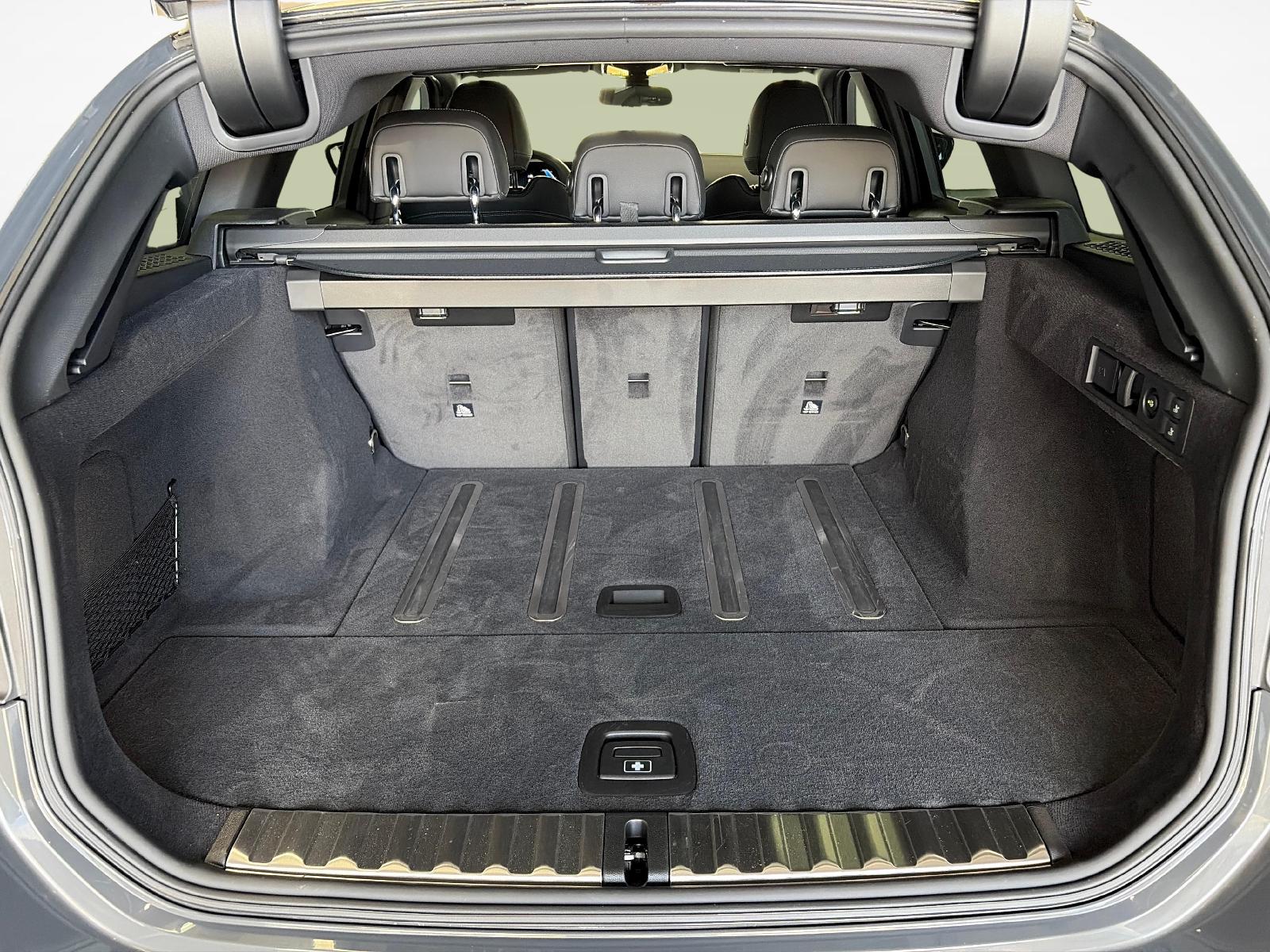 BMW 320d xDrive SAG Touring M-Sport-image-18