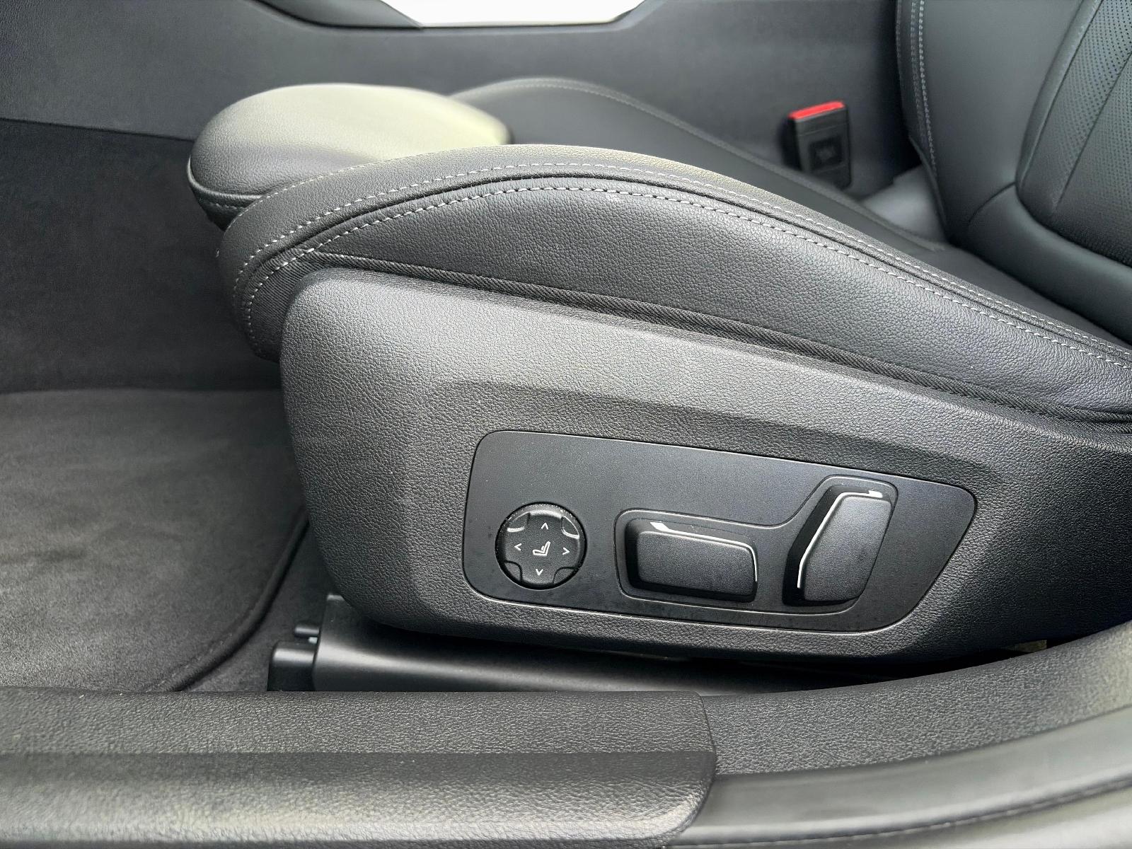 BMW 320d xDrive SAG Touring M-Sport-image-10
