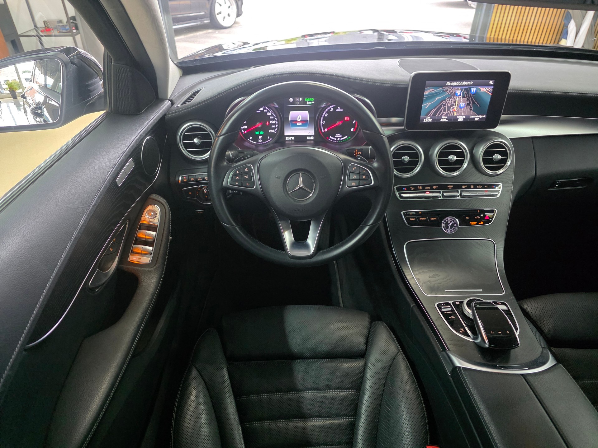 MERCEDES-BENZ C 350 e Avantgarde 7G-Tronic-image-10