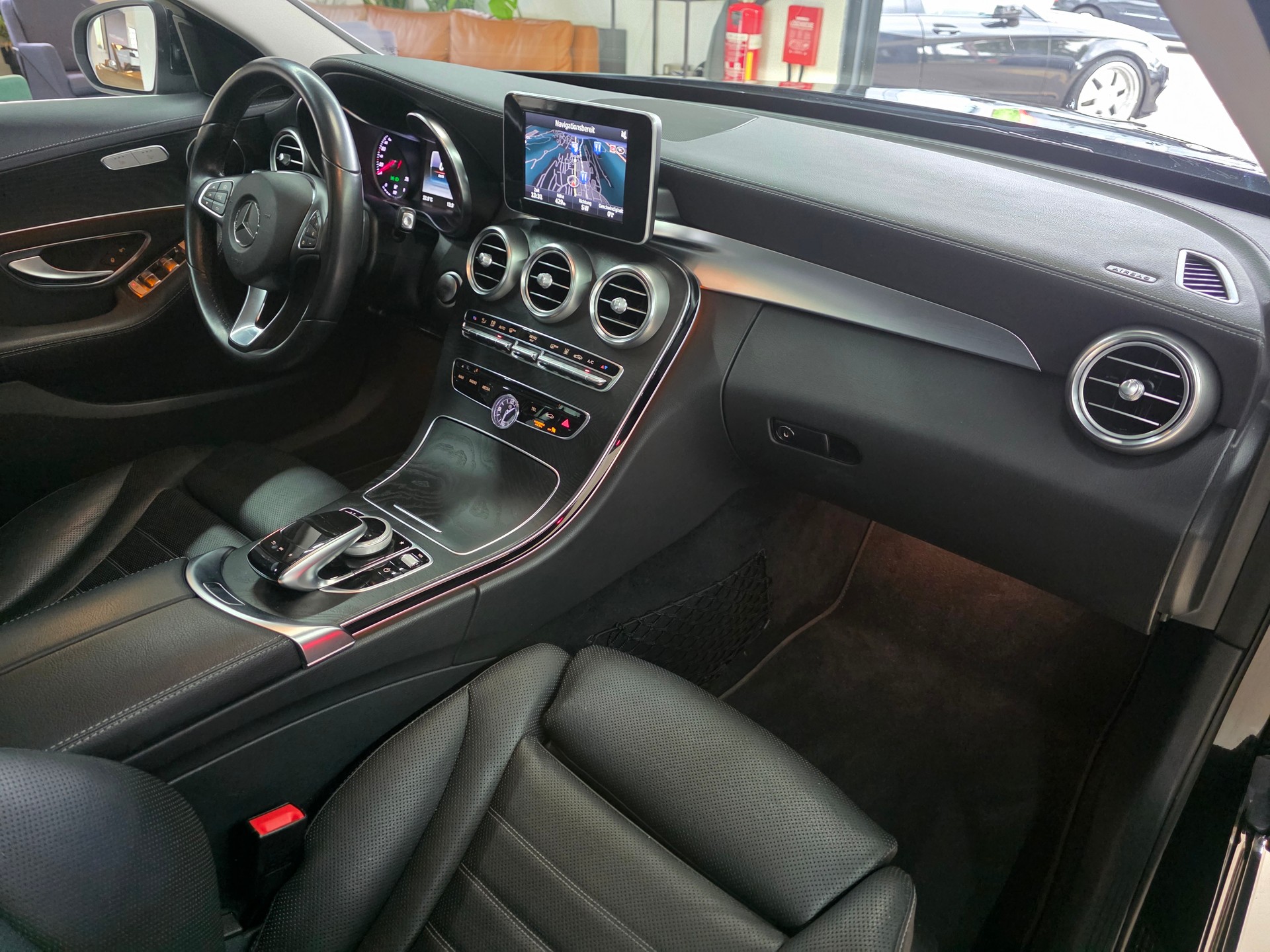 MERCEDES-BENZ C 350 e Avantgarde 7G-Tronic-image-8