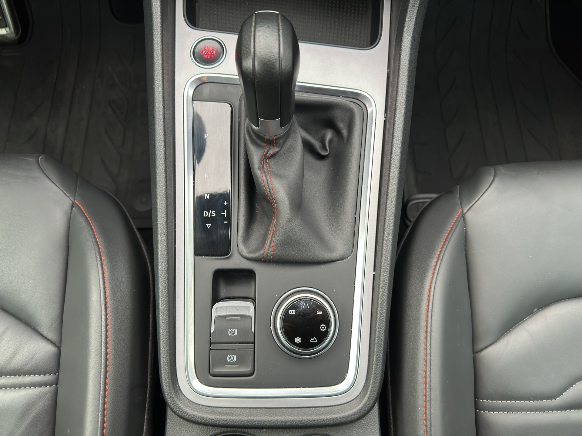 SEAT Ateca 2.0 TSI Hola FR 4Drive DSG-image-14