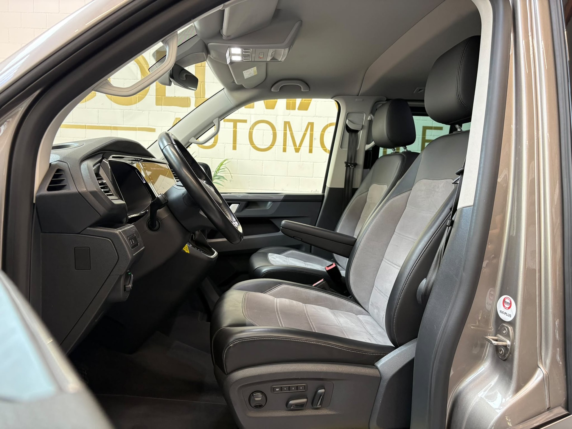 VW T6.1 Multivan 2.0 Bi-TDI Highline Liberty 4Mot. DSG-image-19