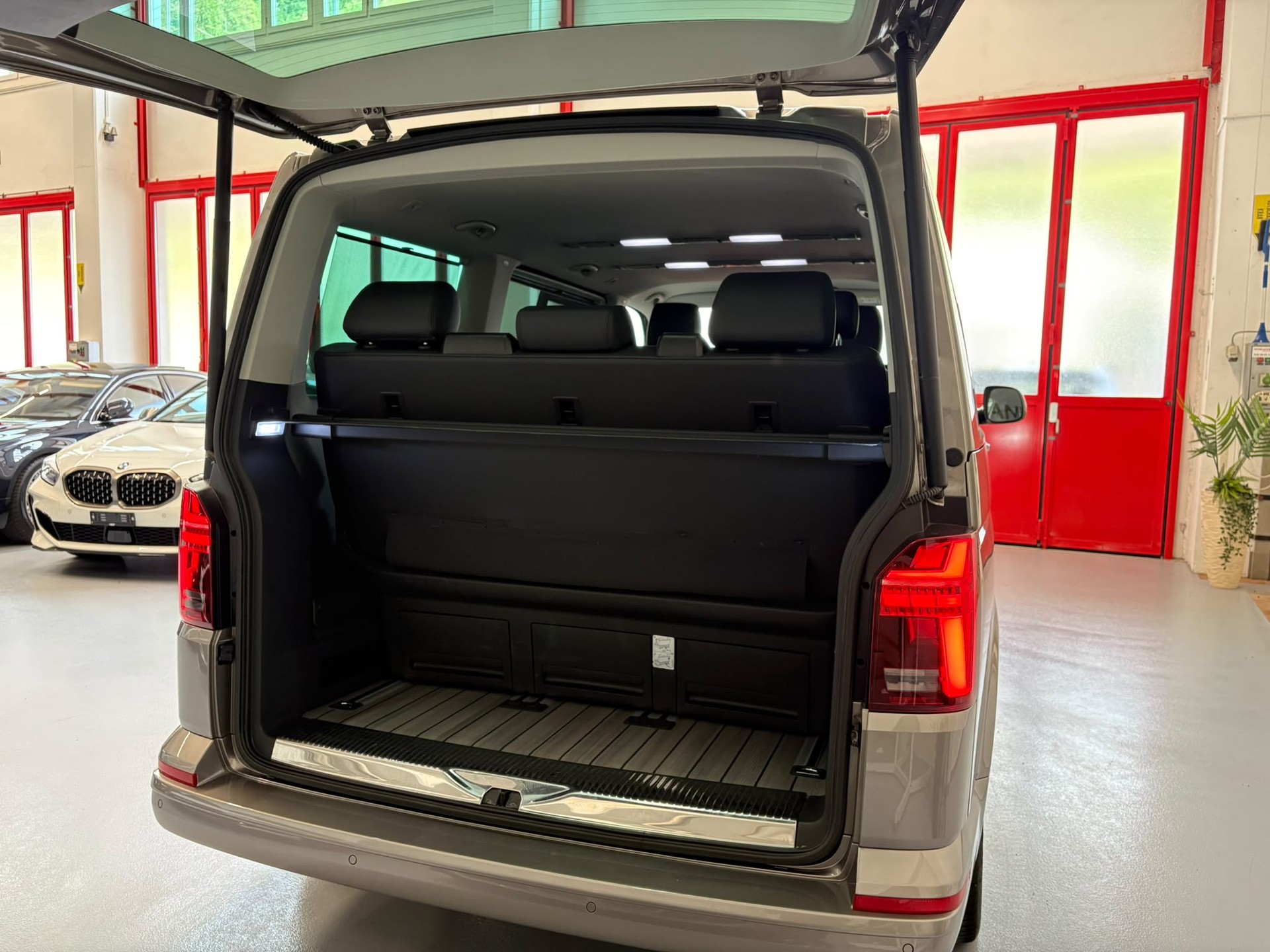 VW T6.1 Multivan 2.0 Bi-TDI Highline Liberty 4Mot. DSG-image-21