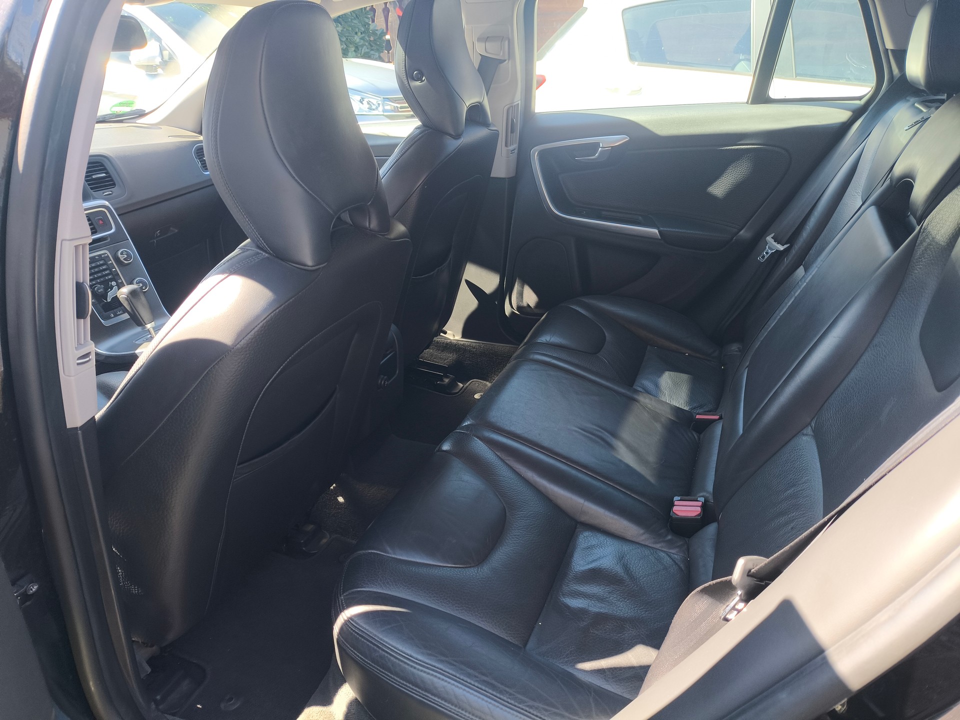 VOLVO V60 T4 Kinetic Powershift-image-14