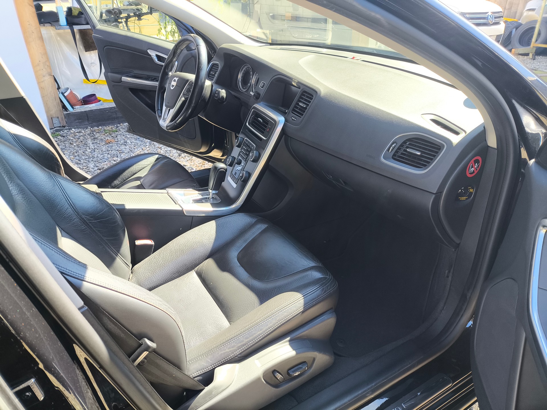VOLVO V60 T4 Kinetic Powershift-image-13