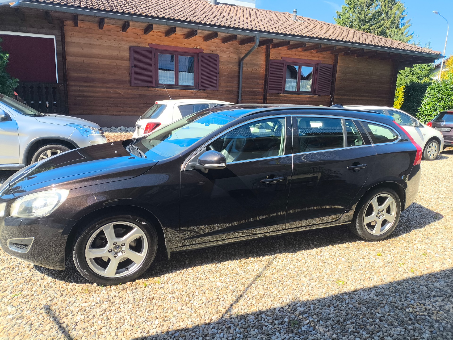 VOLVO V60 T4 Kinetic Powershift-image-1