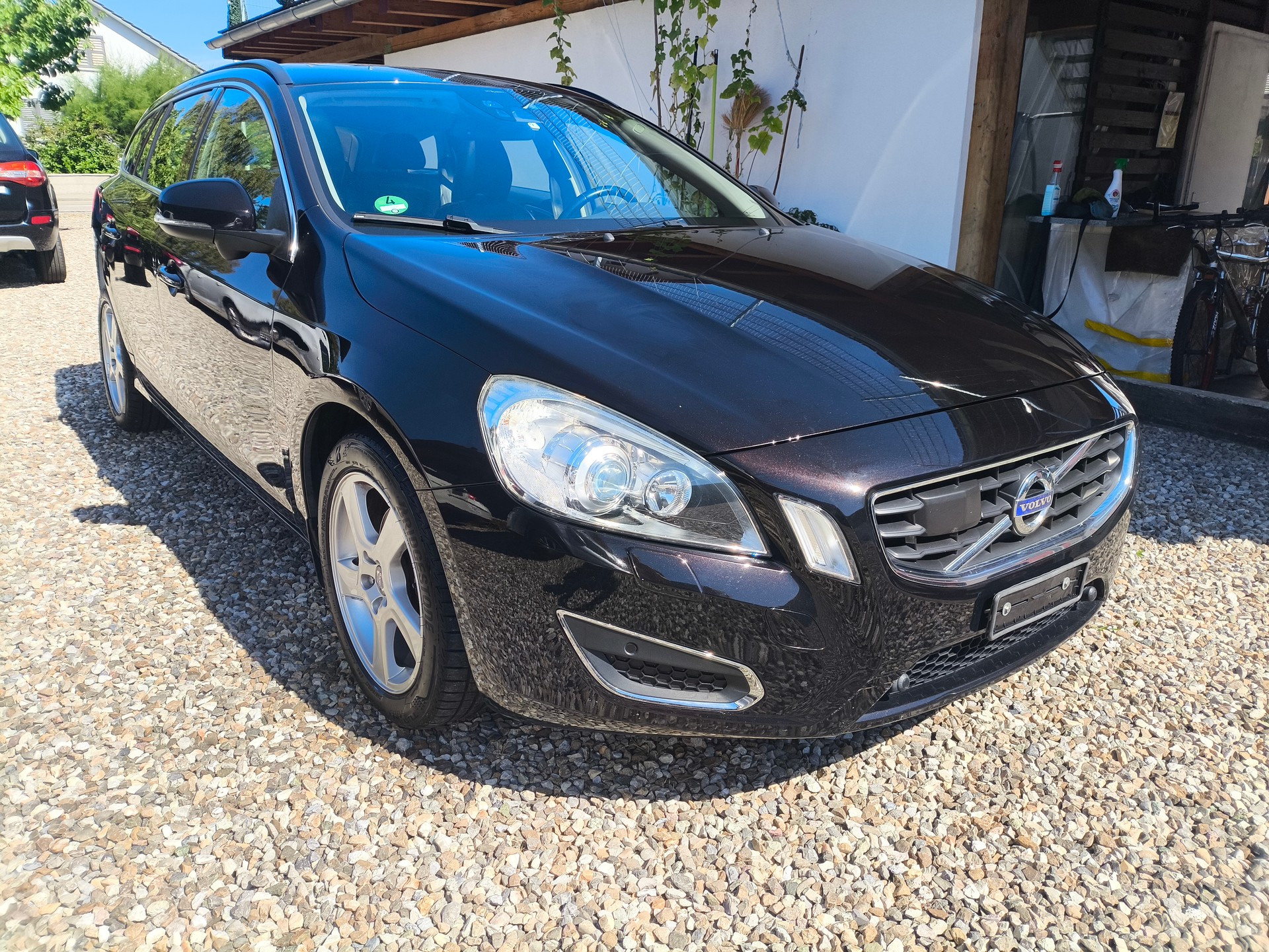 VOLVO V60 T4 Kinetic Powershift-image-3