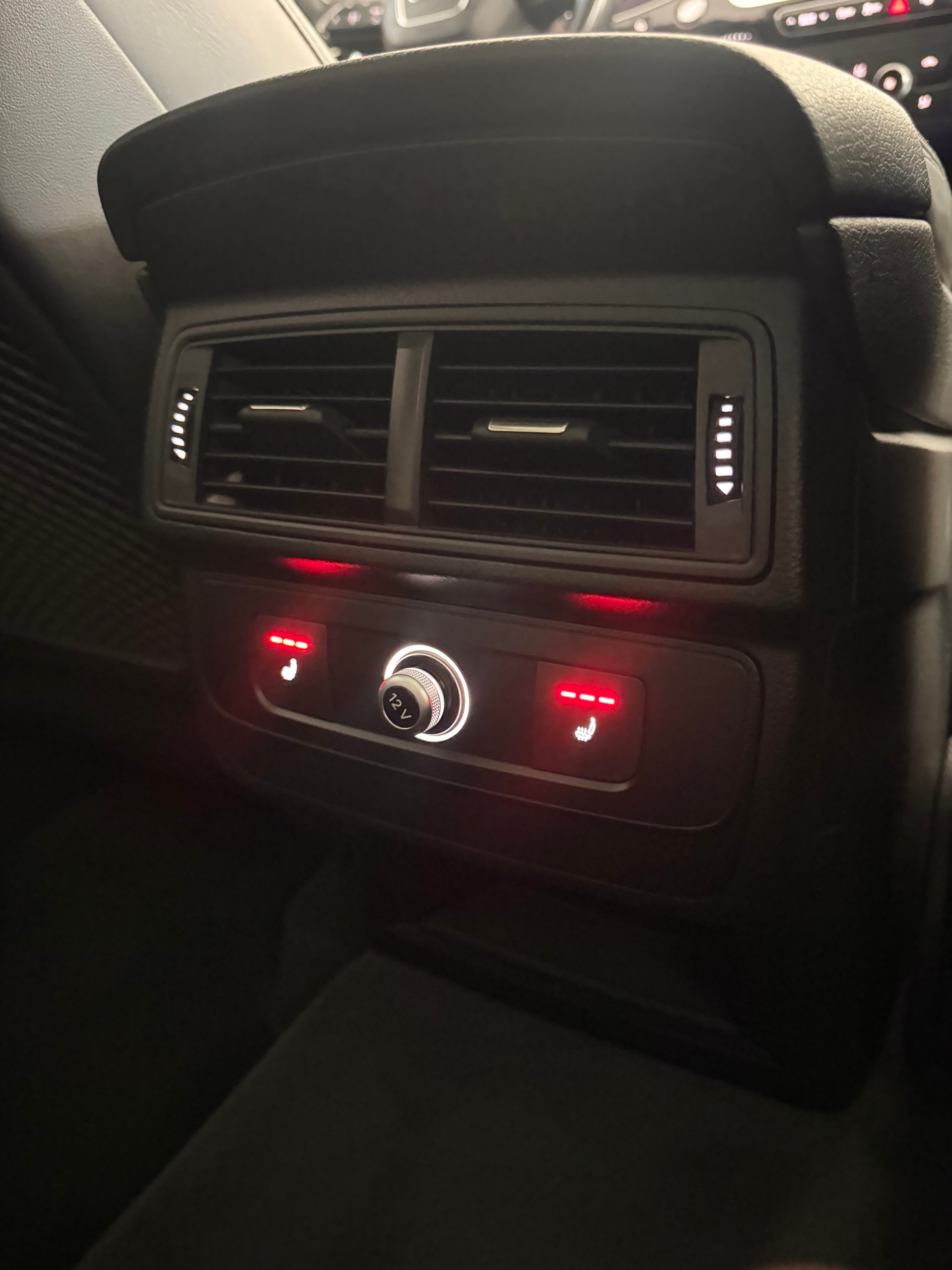 AUDI Q7 3.0 TDI quattro tiptronic S-line*CH-Fahrzeug*Frisch MFK*Panoramadach*AHK*7-Plätzer*-image-25
