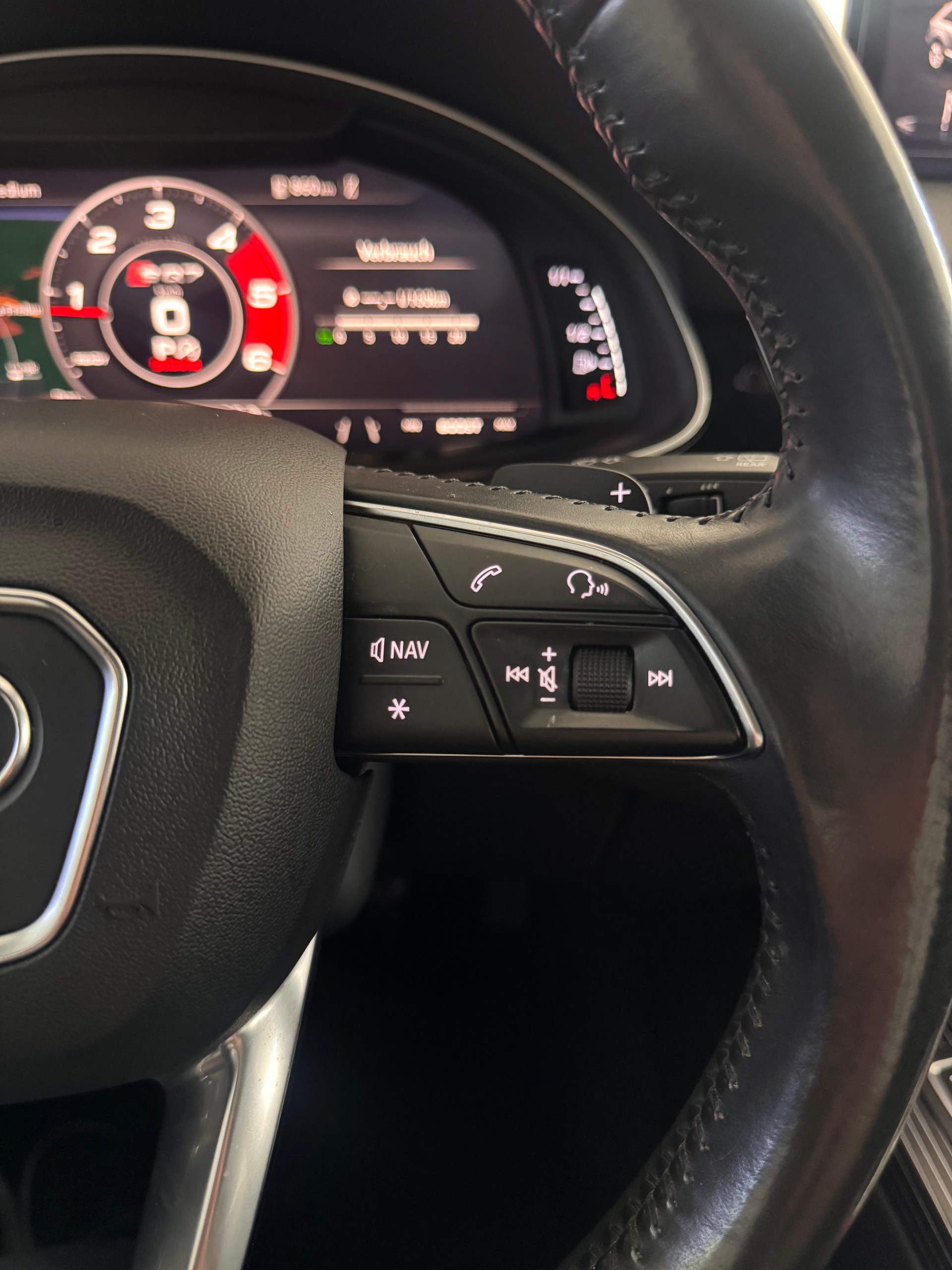 AUDI Q7 3.0 TDI quattro tiptronic S-line*CH-Fahrzeug*Frisch MFK*Panoramadach*AHK*7-Plätzer*-image-11