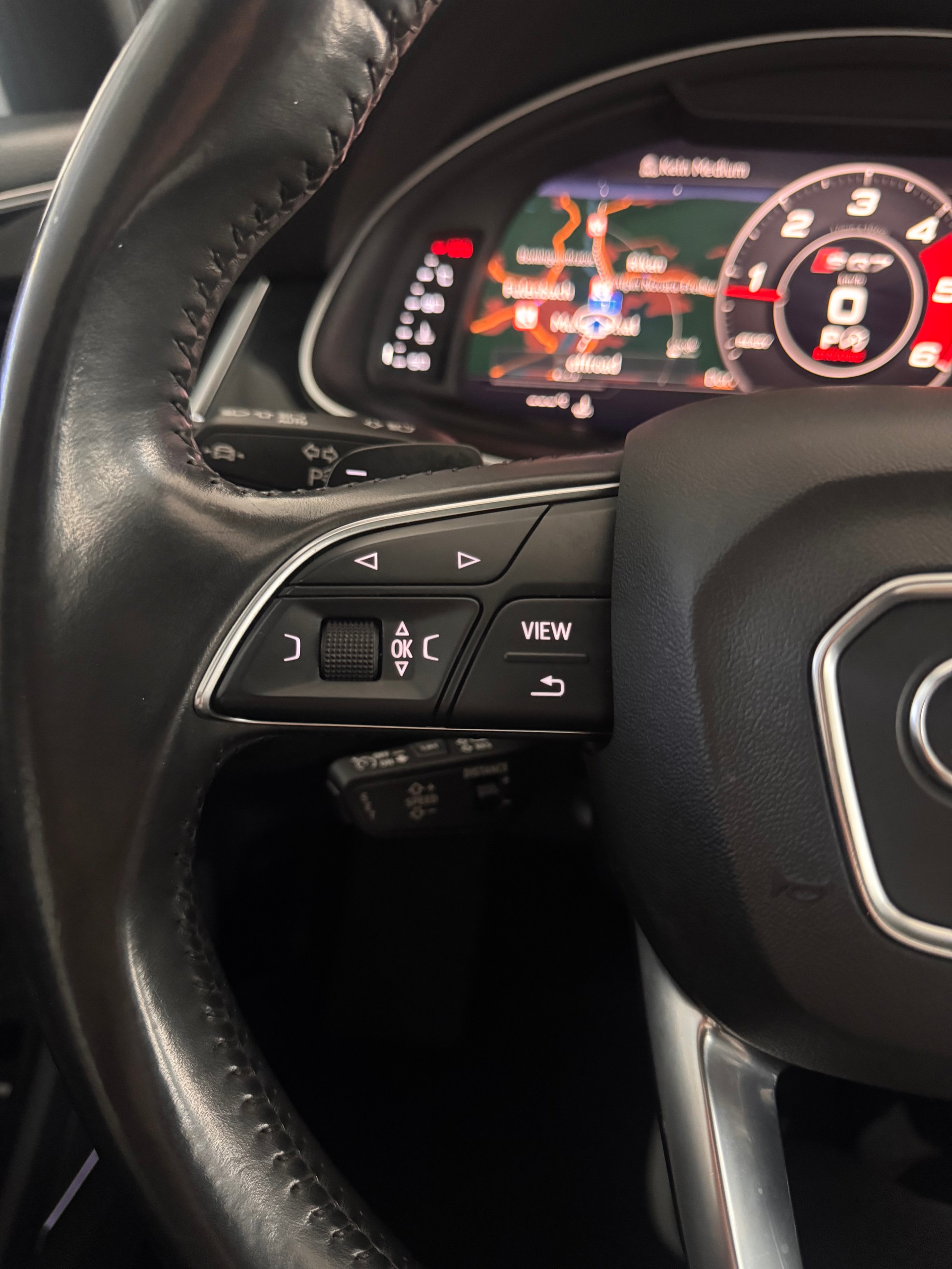 AUDI Q7 3.0 TDI quattro tiptronic S-line*CH-Fahrzeug*Frisch MFK*Panoramadach*AHK*7-Plätzer*-image-12
