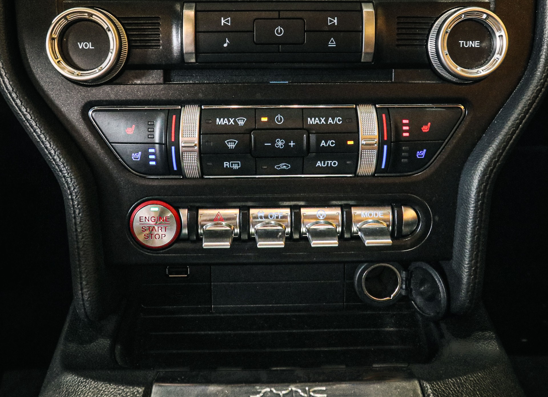 FORD Mustang Convertible 5.0 V8 GT Automat-image-17