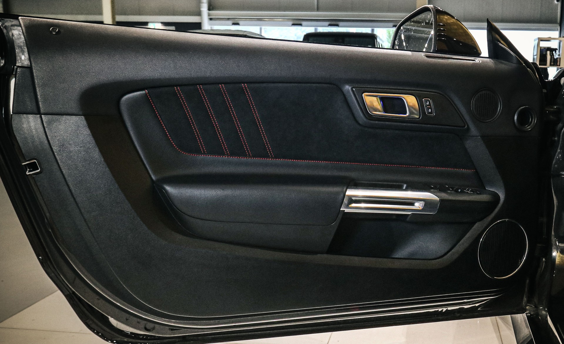 FORD Mustang Convertible 5.0 V8 GT Automat-image-22