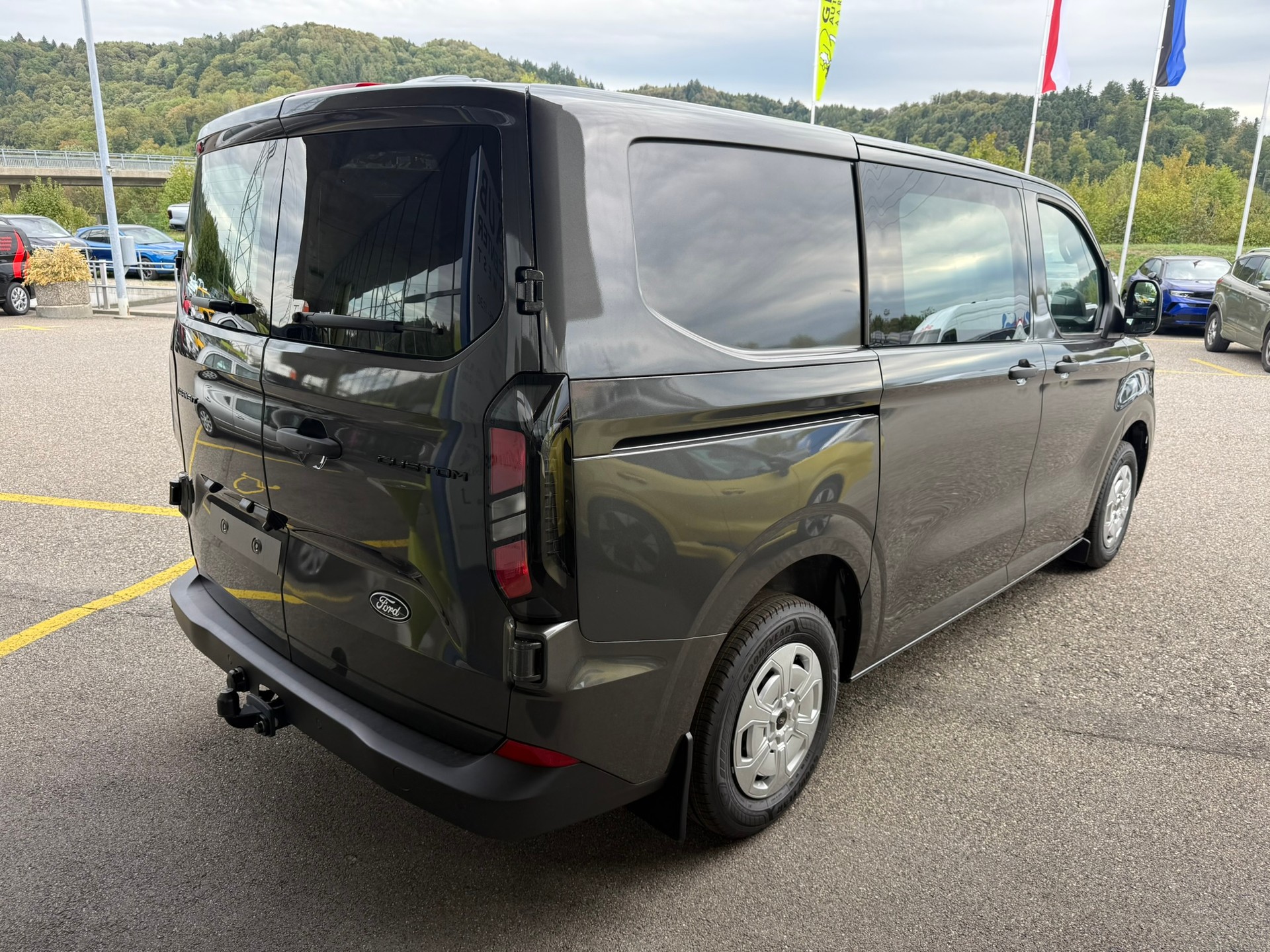 FORD Transit Custom Van 320 L1H1 Trend Automat-image-5