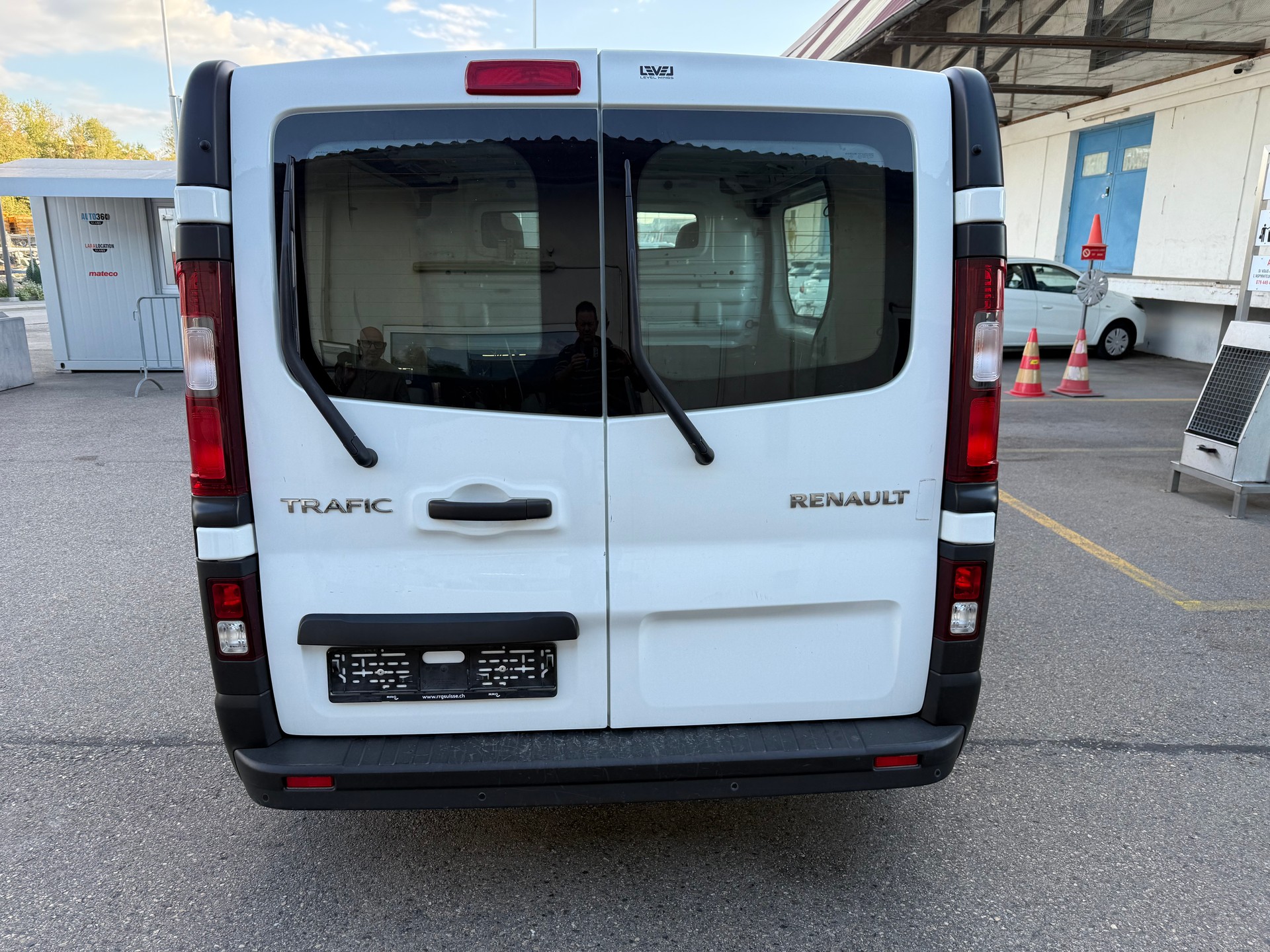 RENAULT Trafic 2.0 dCi 120 3.0t Access L1H1-image-4