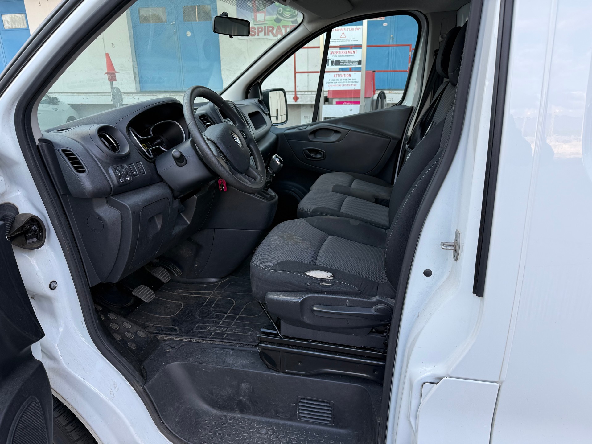 RENAULT Trafic 2.0 dCi 120 3.0t Access L1H1-image-5