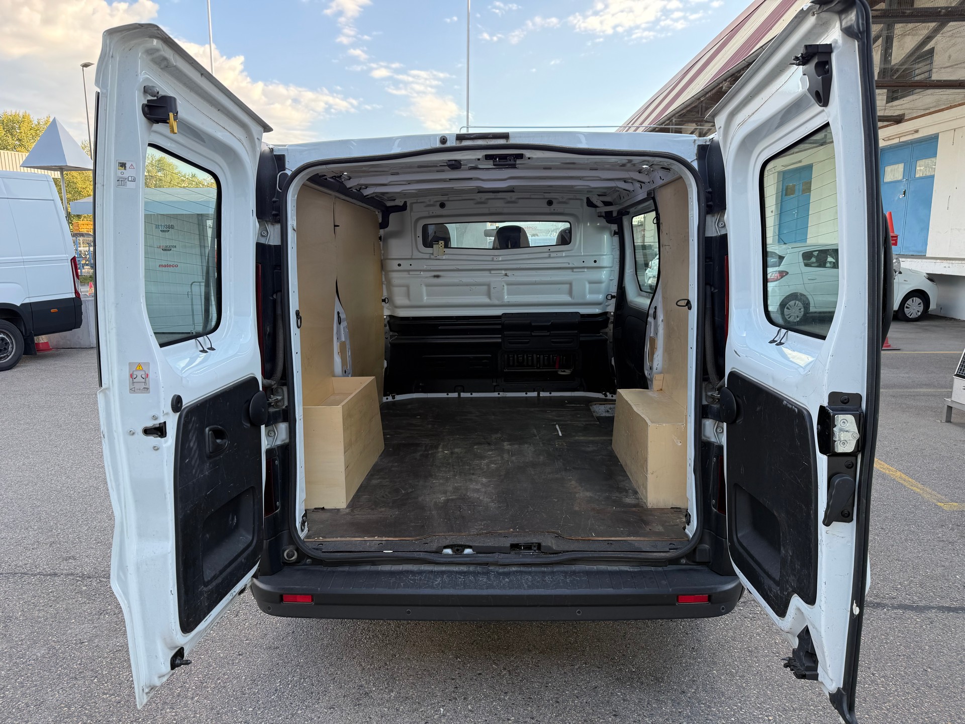 RENAULT Trafic 2.0 dCi 120 3.0t Access L1H1-image-6