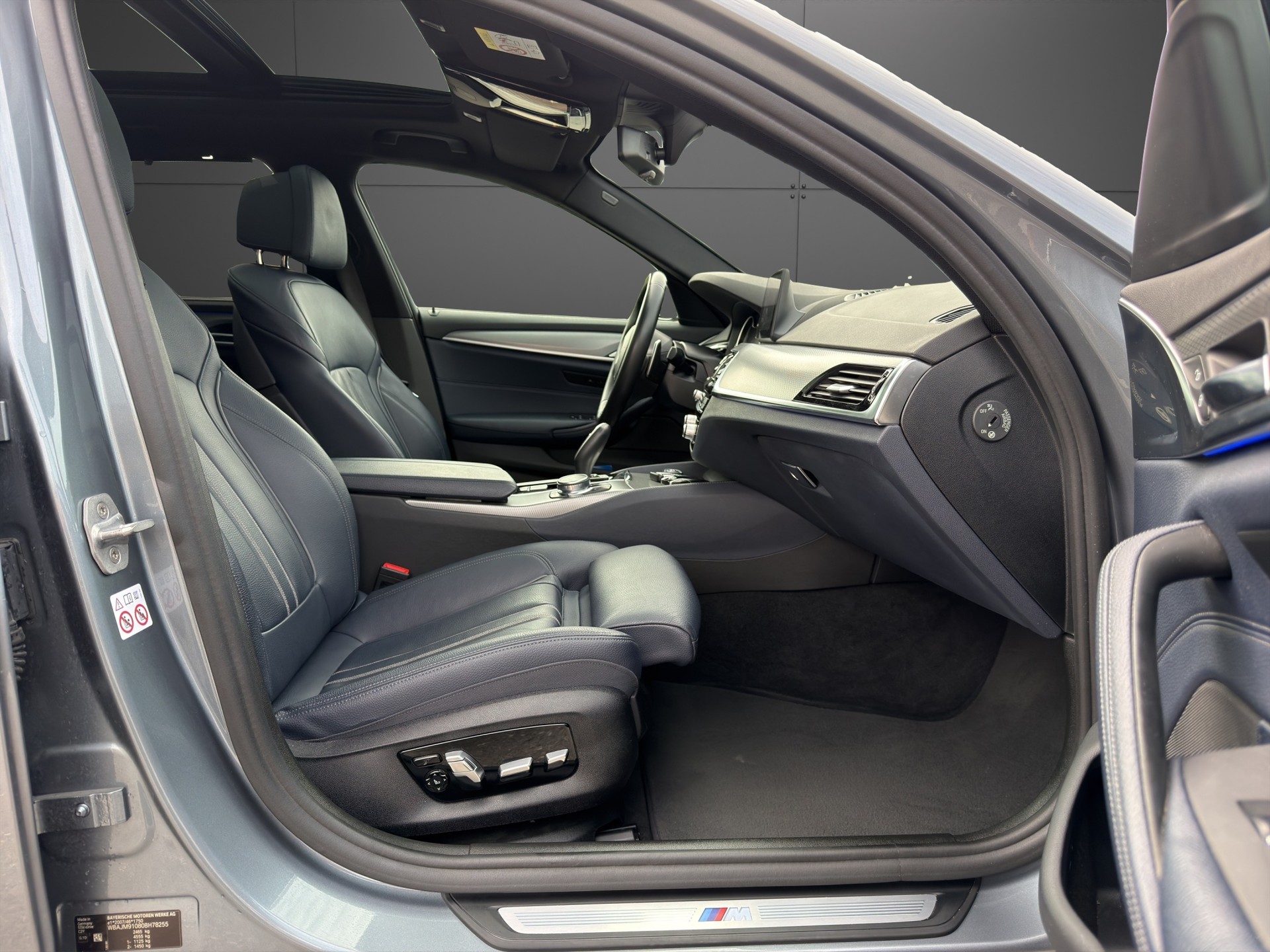 BMW 520d xDrive Touring M Sport Steptronic Pano/MFK/Garantie-image-17