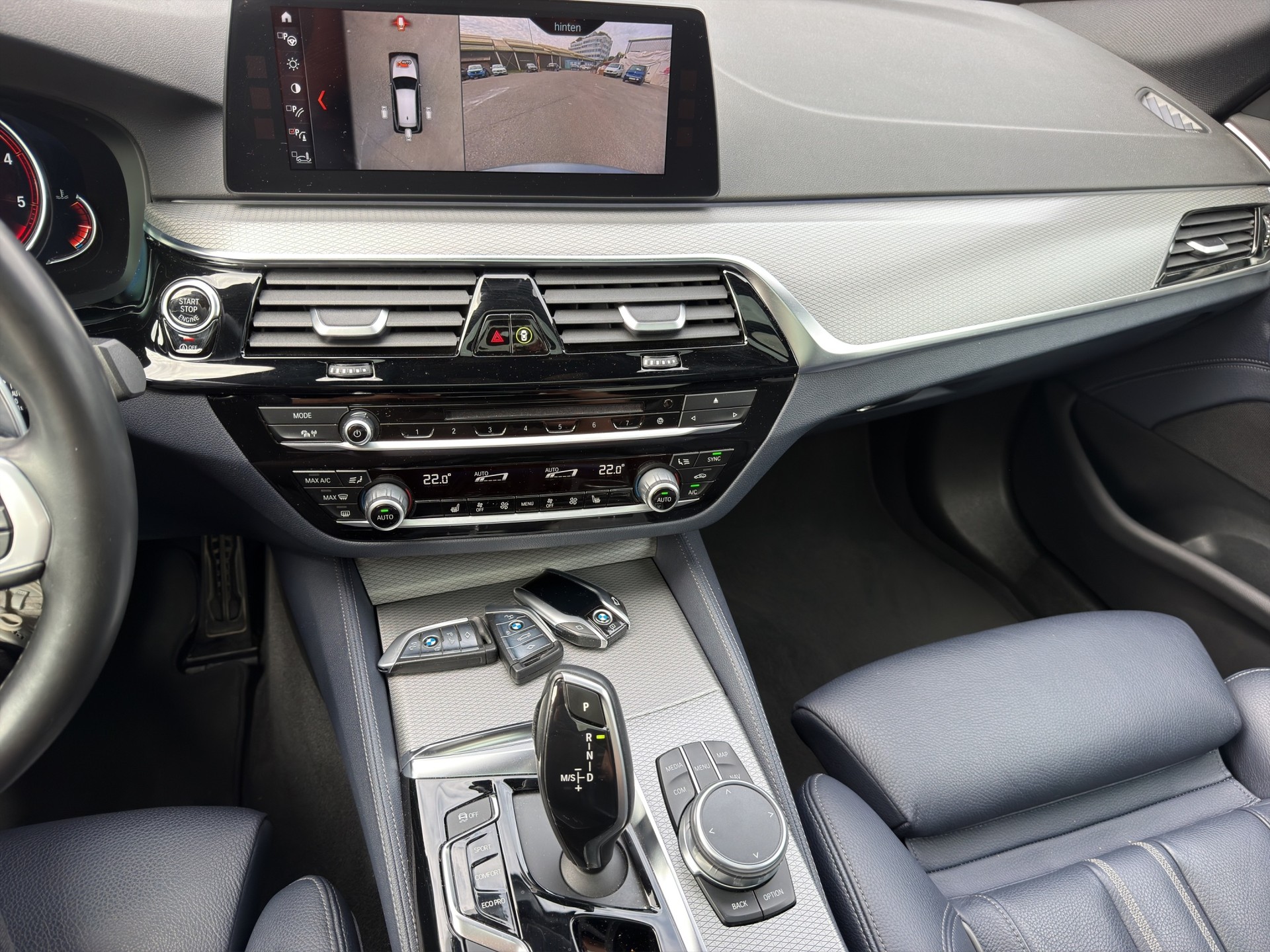 BMW 520d xDrive Touring M Sport Steptronic Pano/MFK/Garantie-image-19