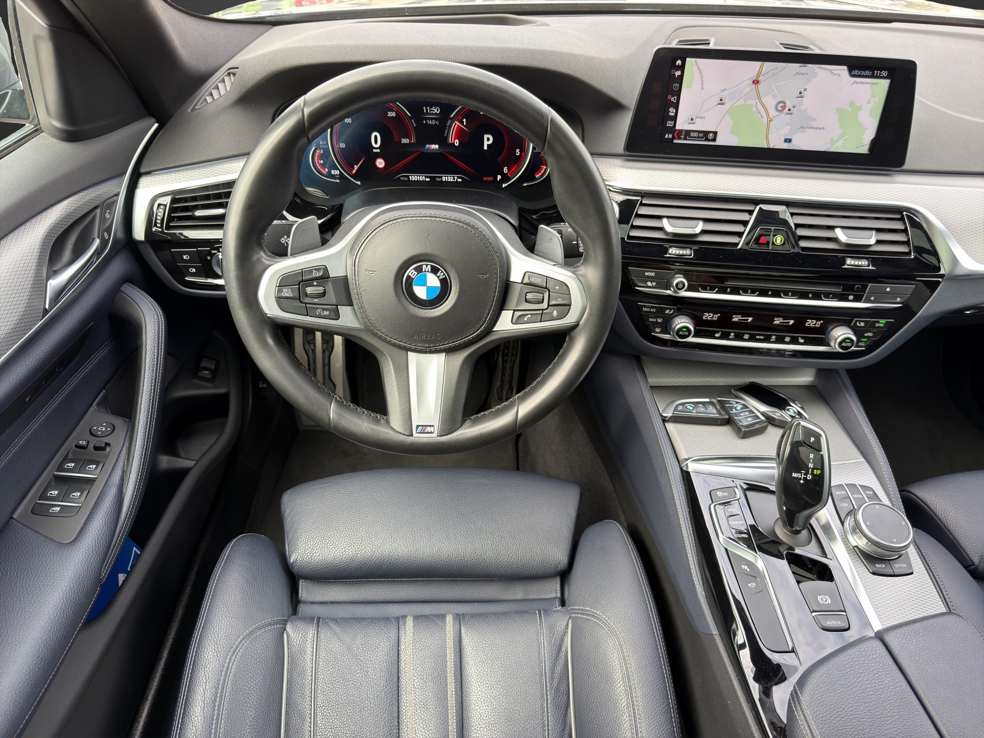 BMW 520d xDrive Touring M Sport Steptronic Pano/MFK/Garantie-image-9