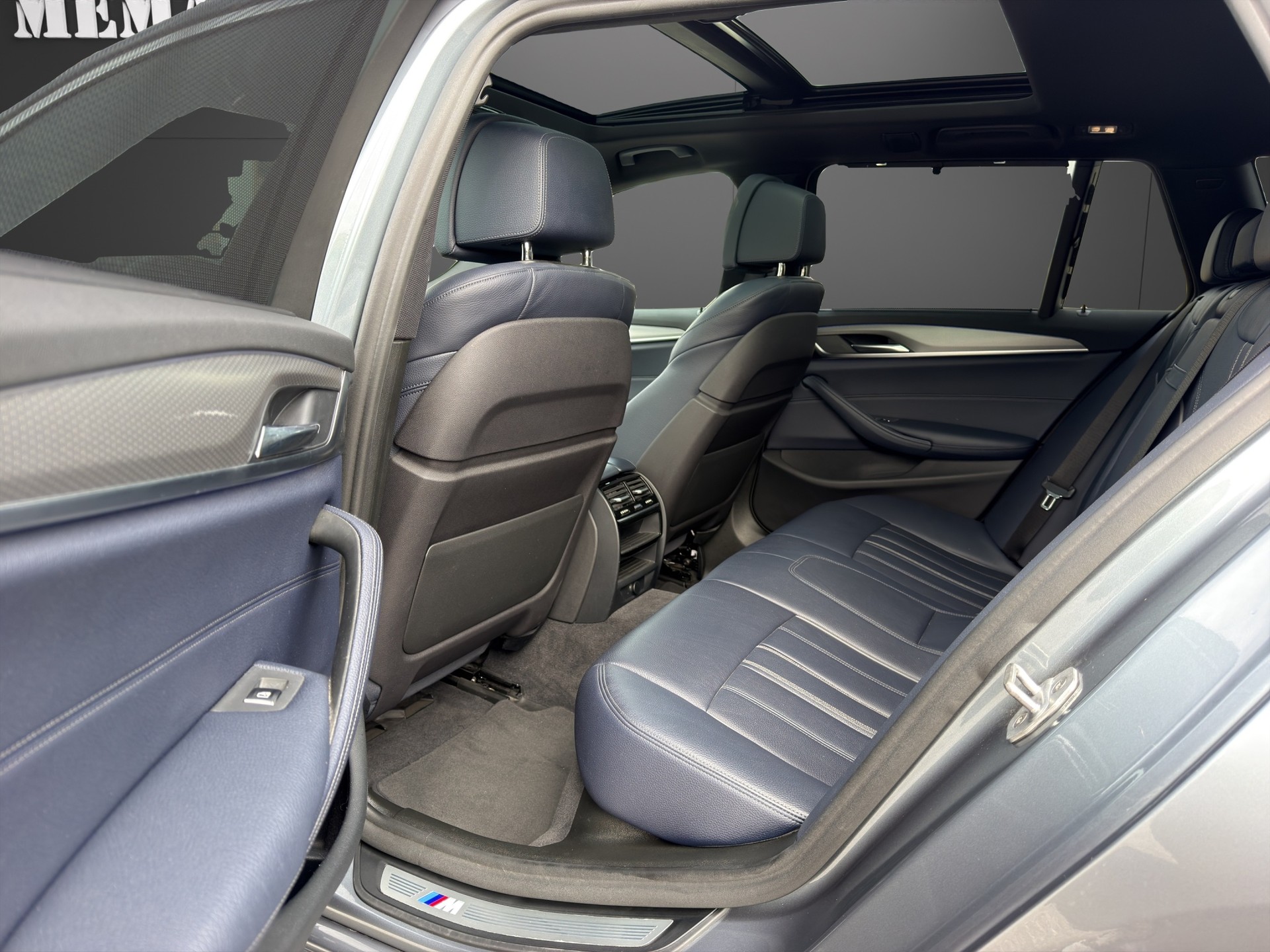 BMW 520d xDrive Touring M Sport Steptronic Pano/MFK/Garantie-image-12