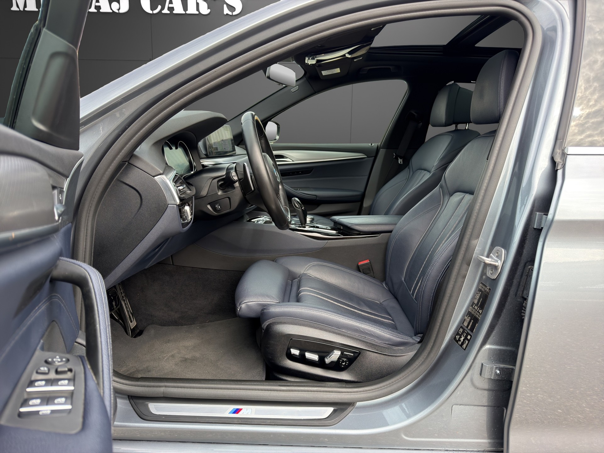BMW 520d xDrive Touring M Sport Steptronic Pano/MFK/Garantie-image-11