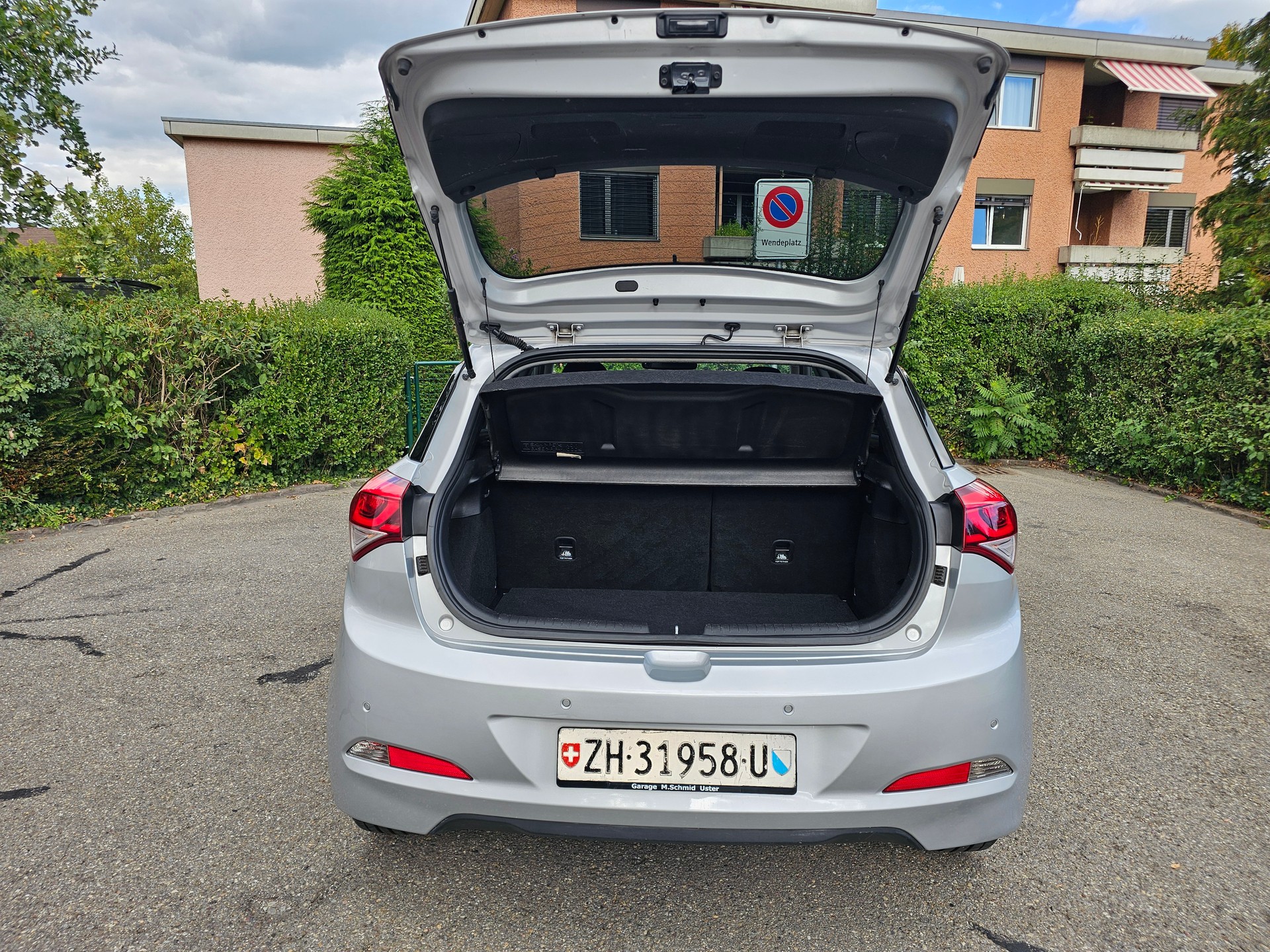 HYUNDAI i20 1.4 Plena Automatic-image-13